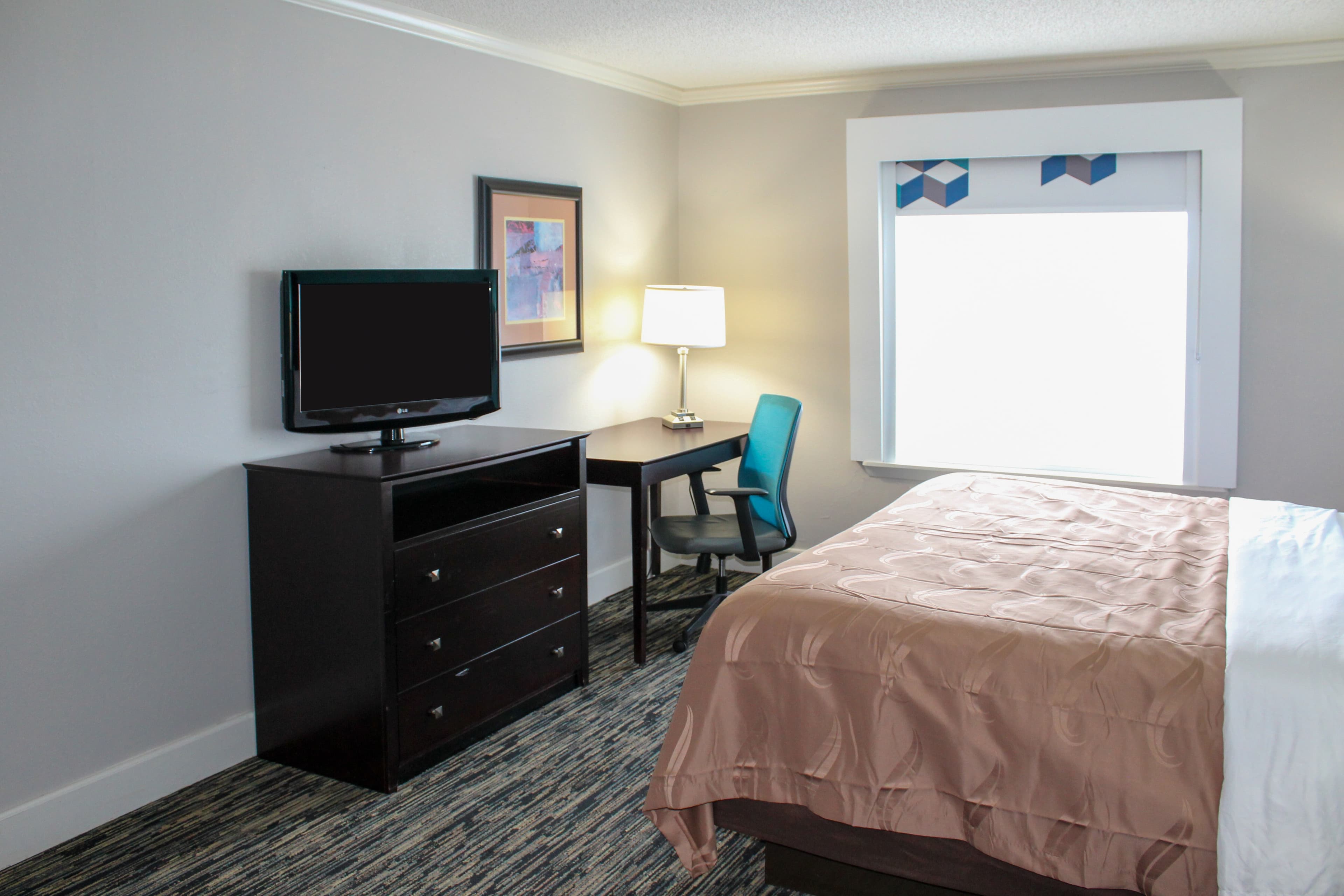 Quality Inn Crossville Near Cumberland Mountain State Park - Image 4