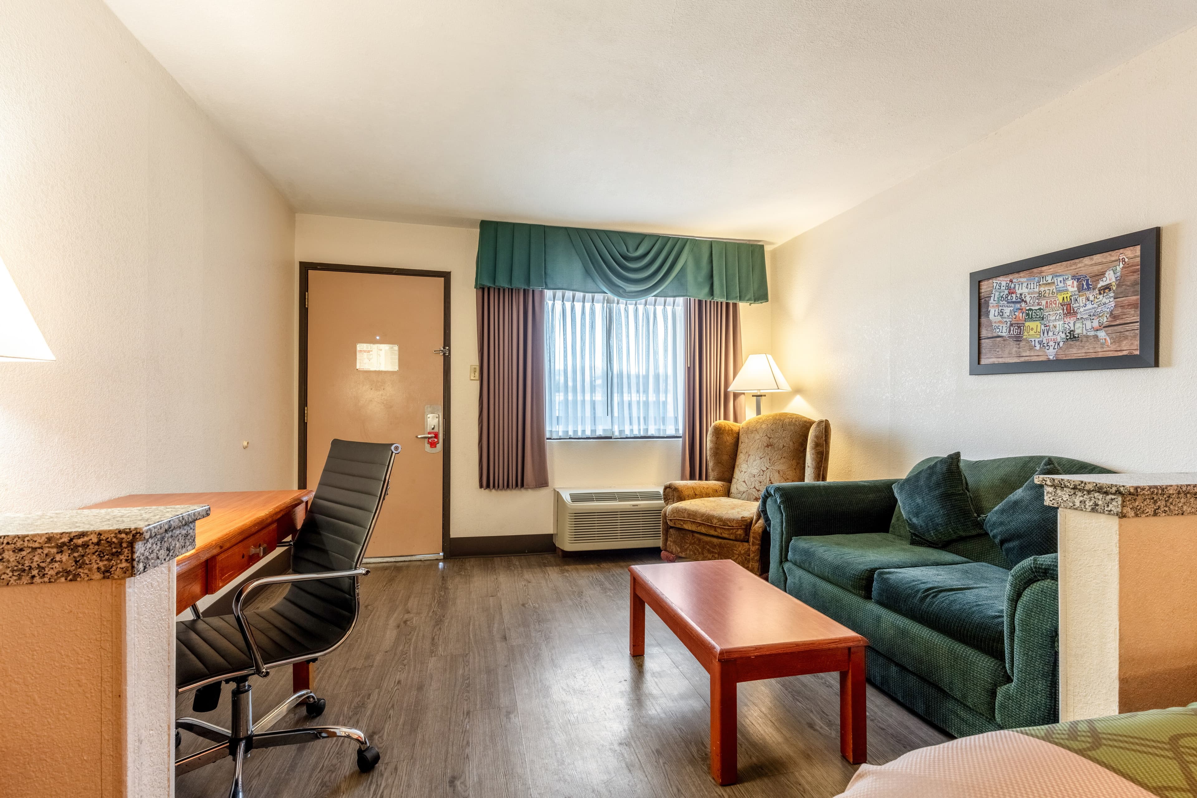 Econo Lodge Inn & Suites Memphis East — 44