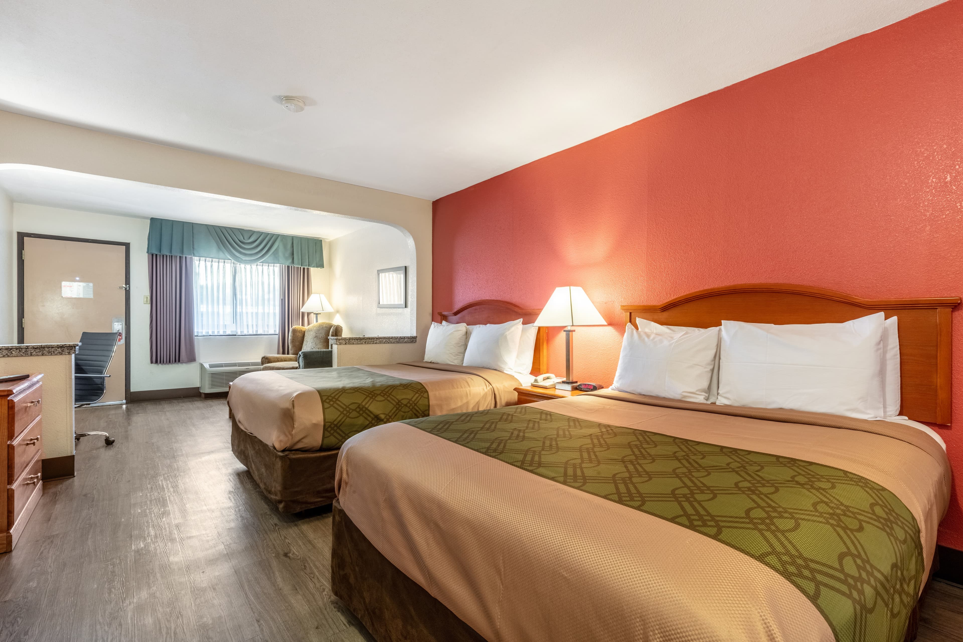 Econo Lodge Inn & Suites Memphis East — 47