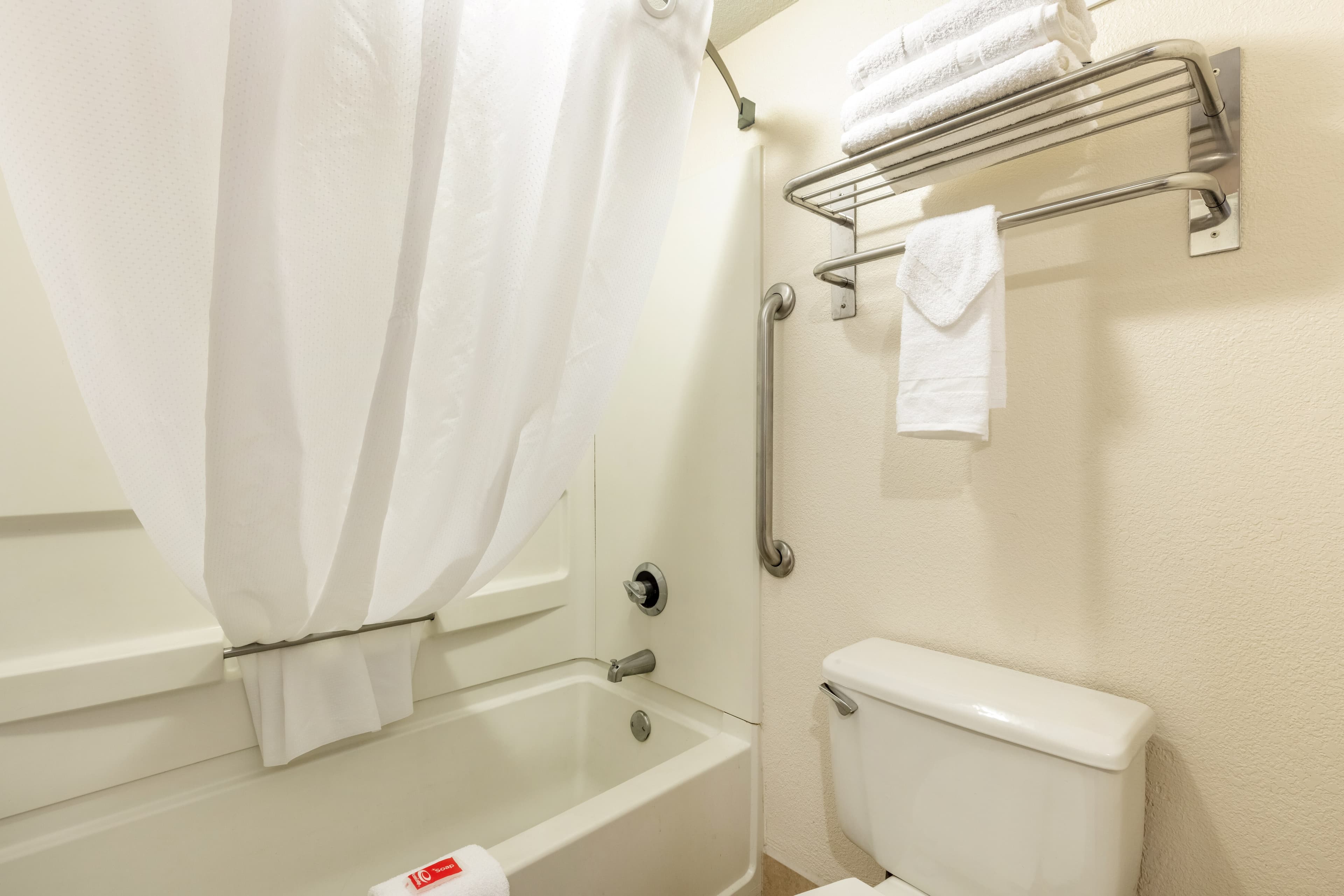 Econo Lodge Inn & Suites Memphis East — 49