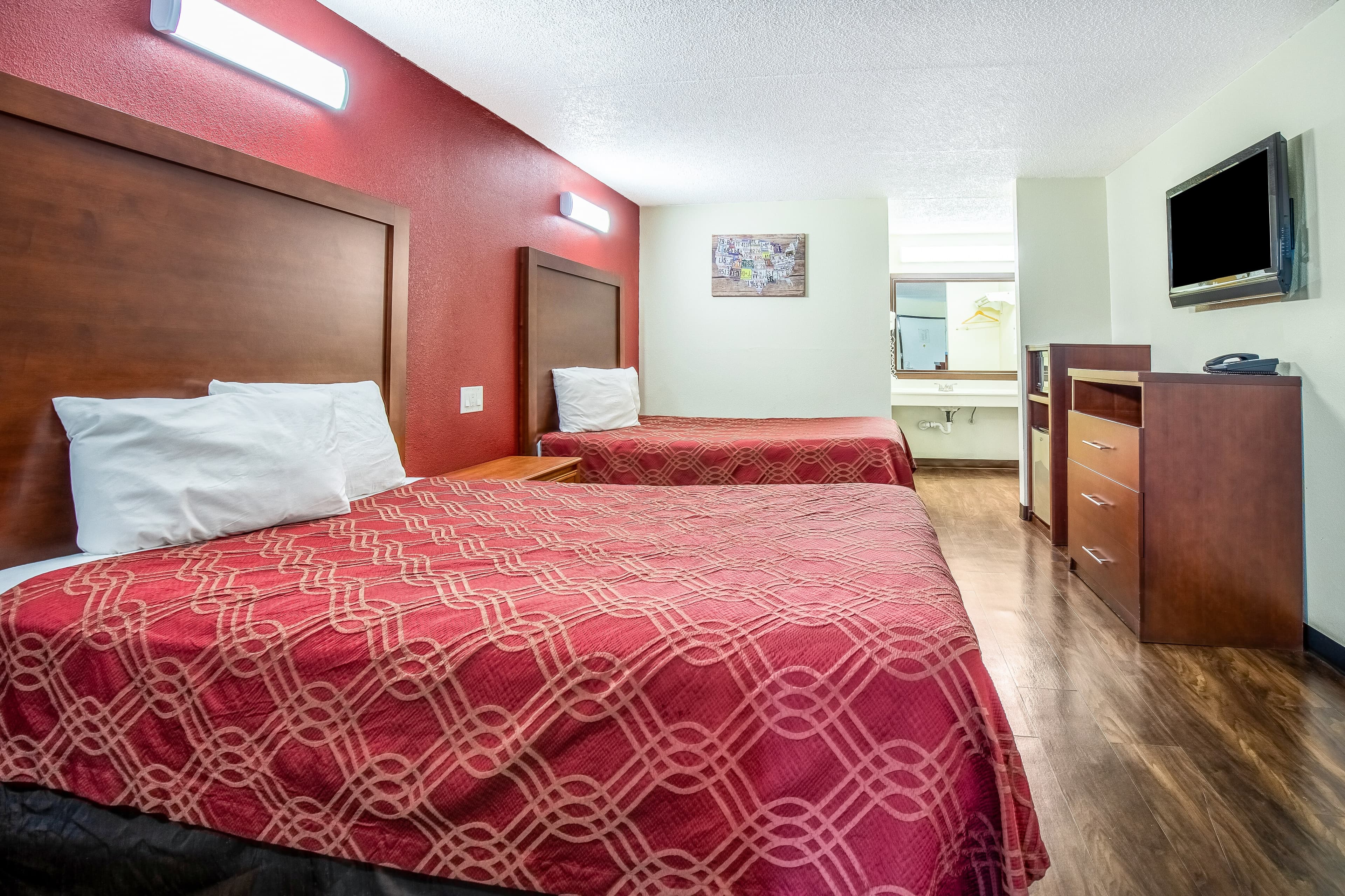 Econo Lodge Knoxville West - Turkey Creek - Image 3