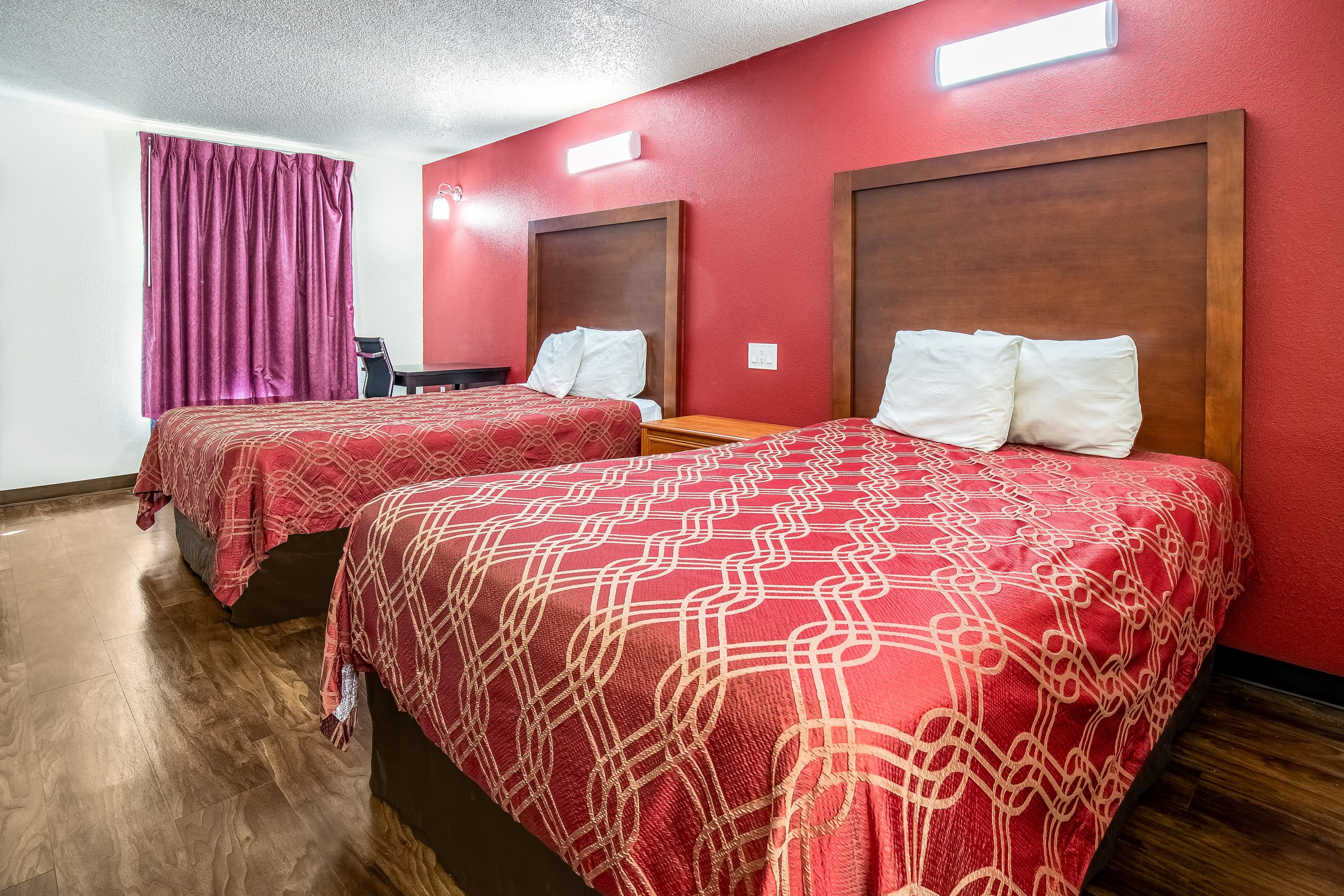 Econo Lodge Knoxville West - Turkey Creek - Image 4