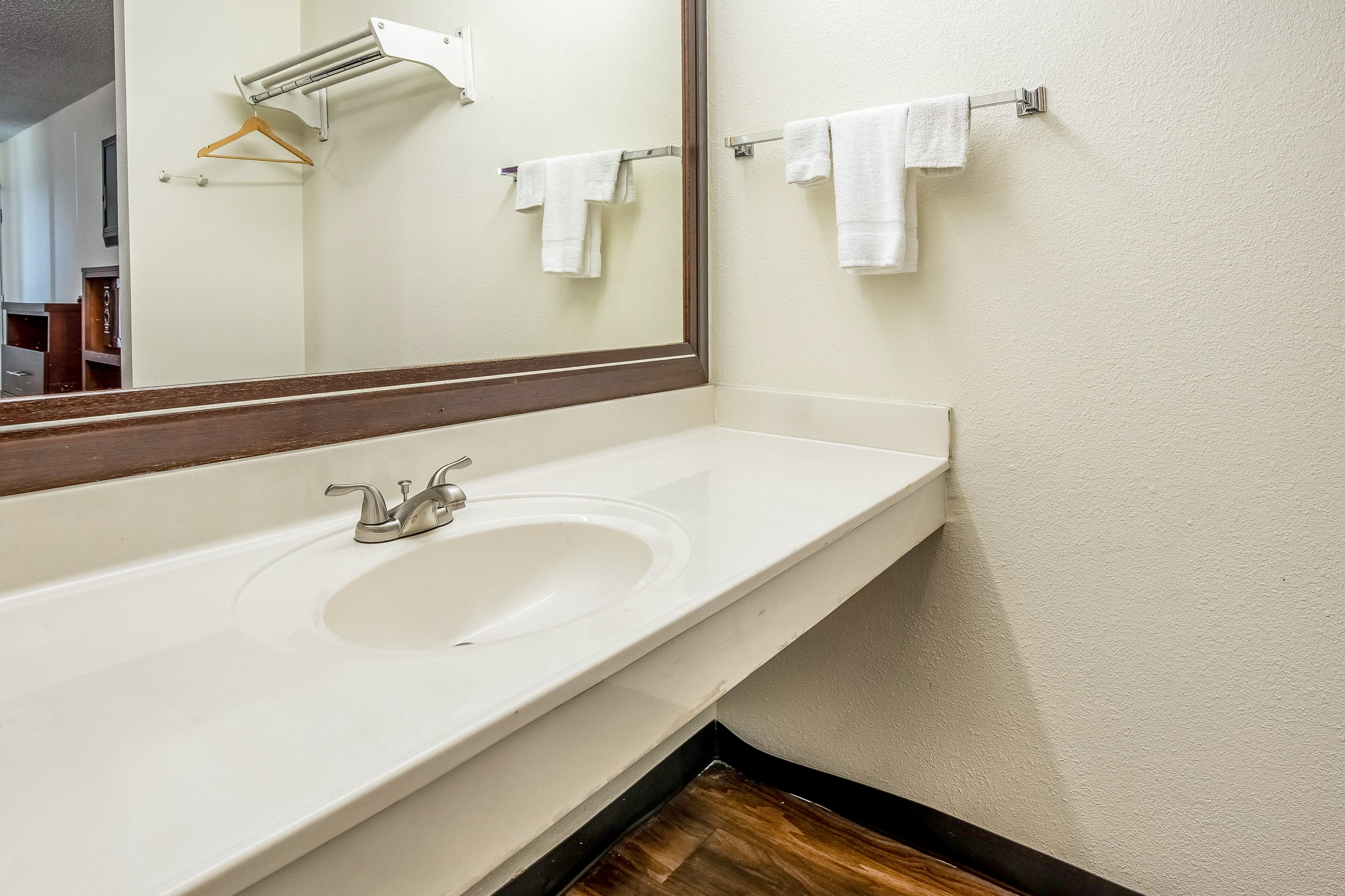 Econo Lodge Knoxville West - Turkey Creek — 6