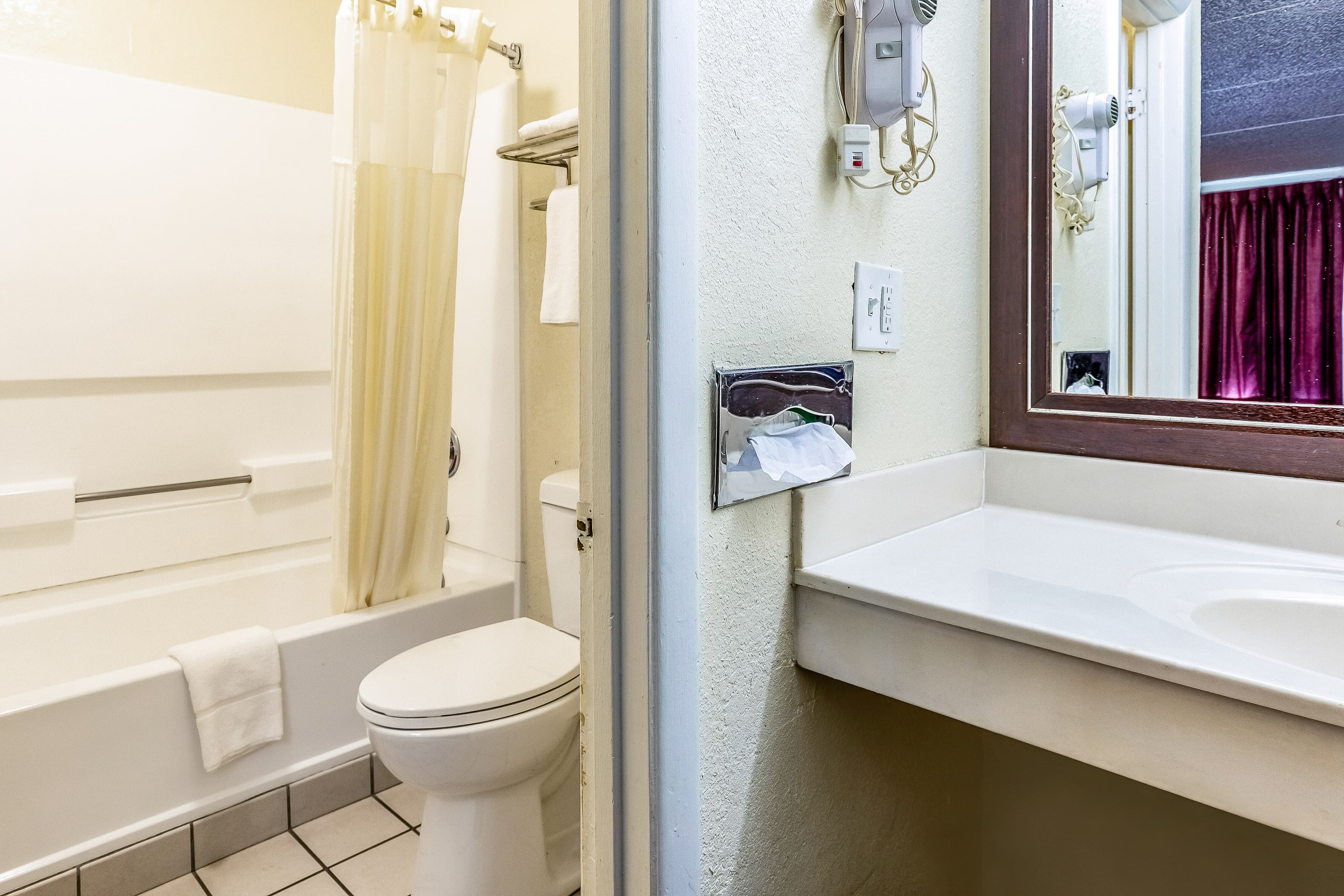 Econo Lodge Knoxville West - Turkey Creek — 11