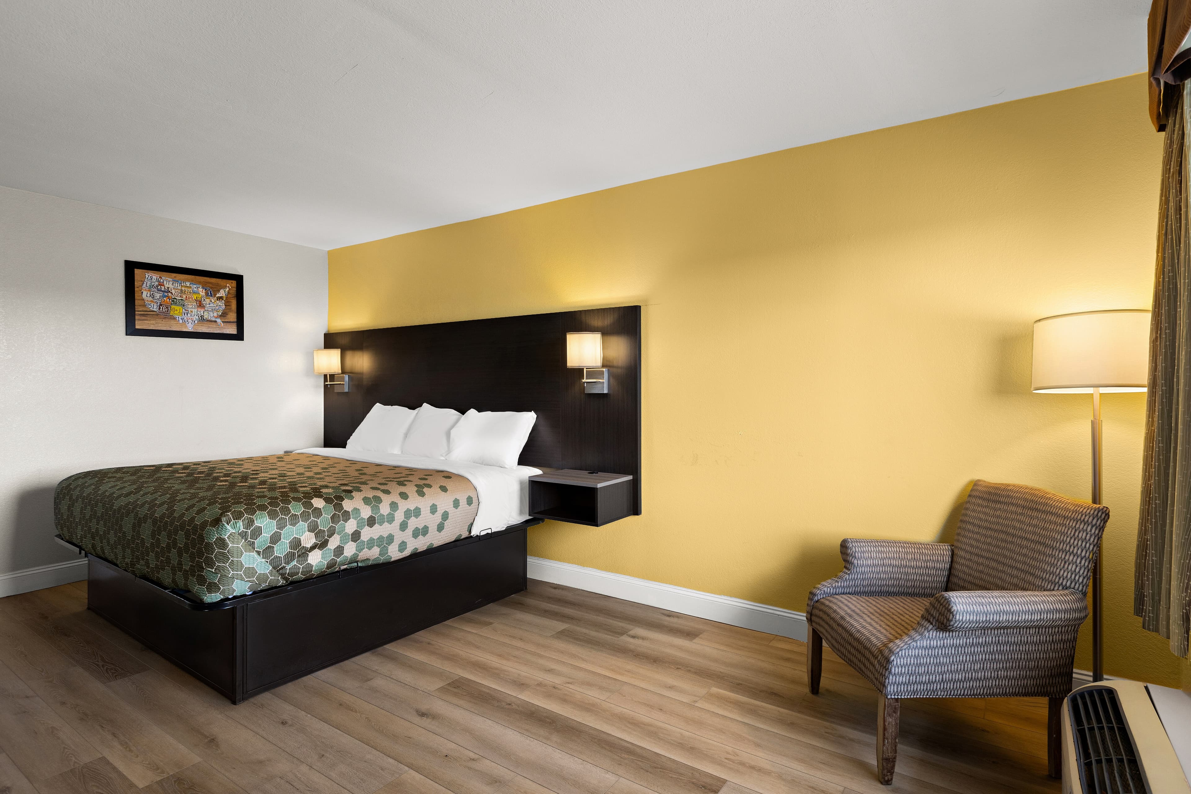 Econo Lodge White Pine Morristown I-81 & I-40 Split — 18