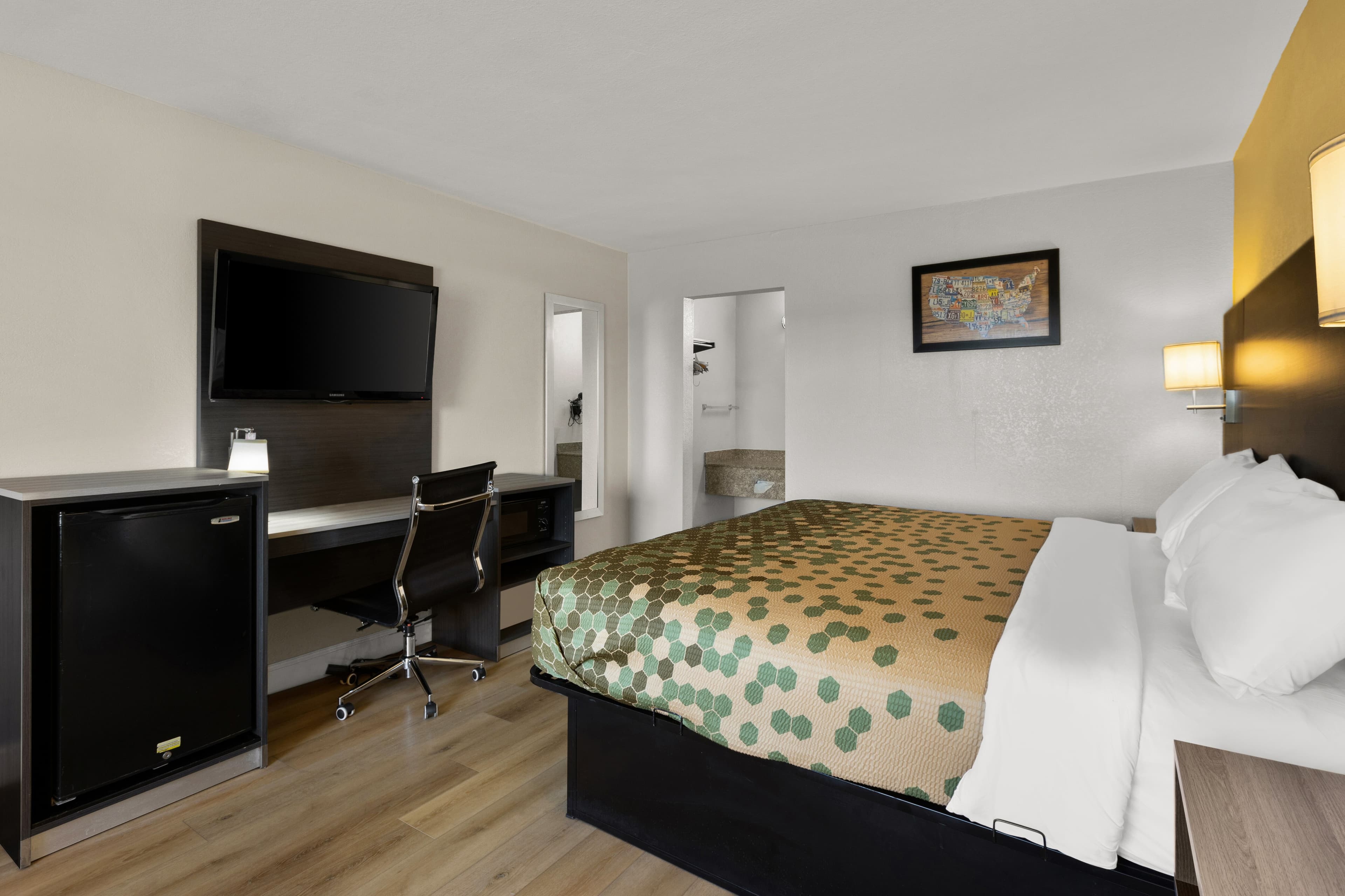 Econo Lodge White Pine Morristown I-81 & I-40 Split — 19