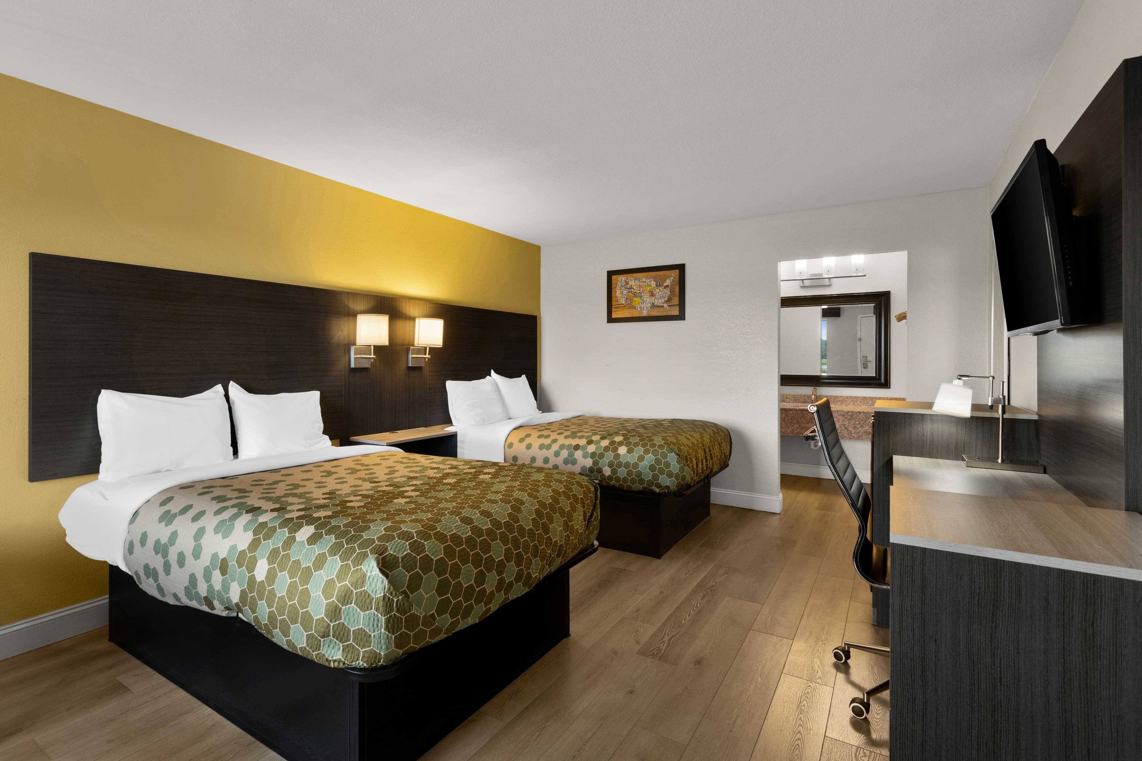 Econo Lodge White Pine Morristown I-81 & I-40 Split — 11