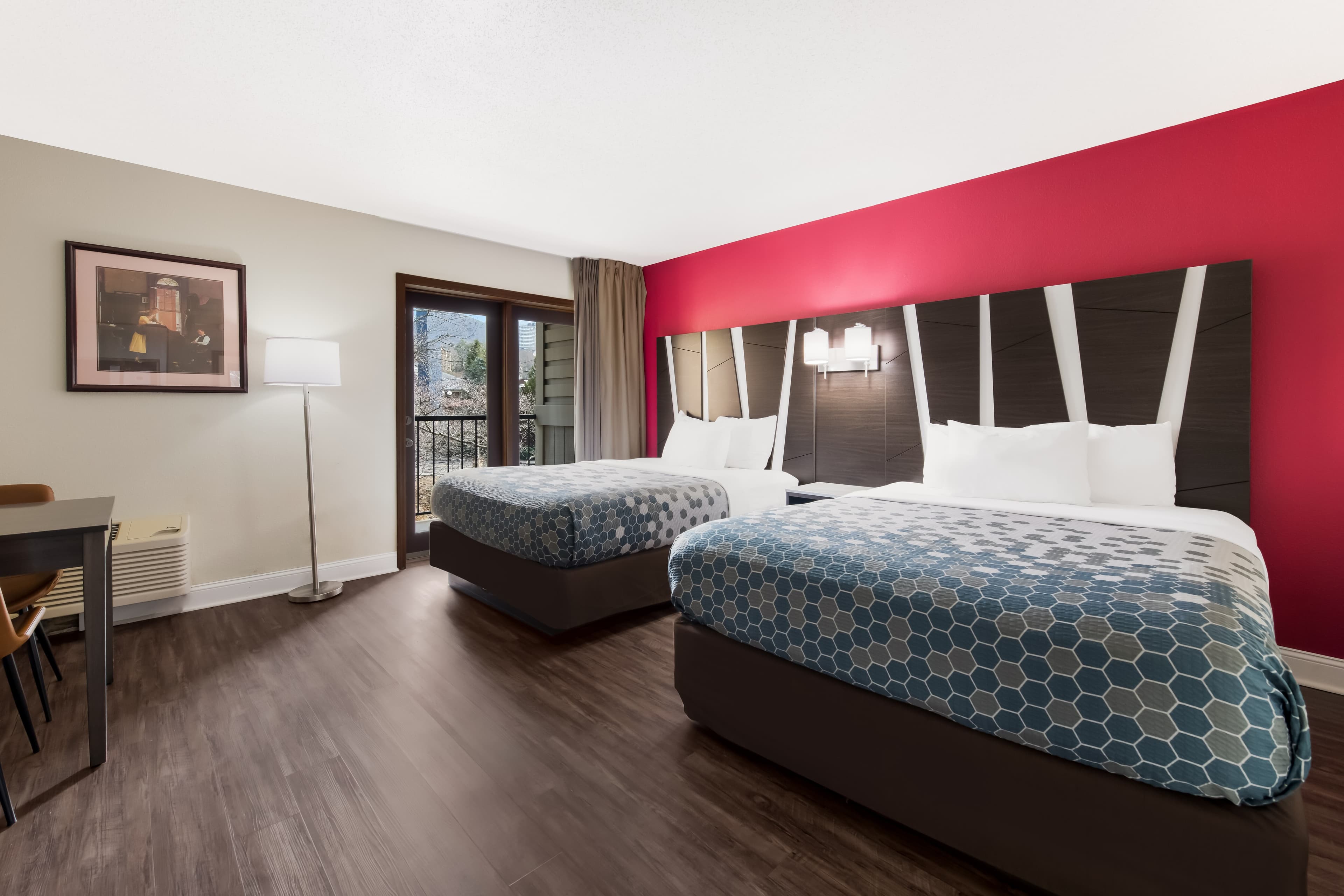 Econo Lodge Inn & Suites on the River — 26