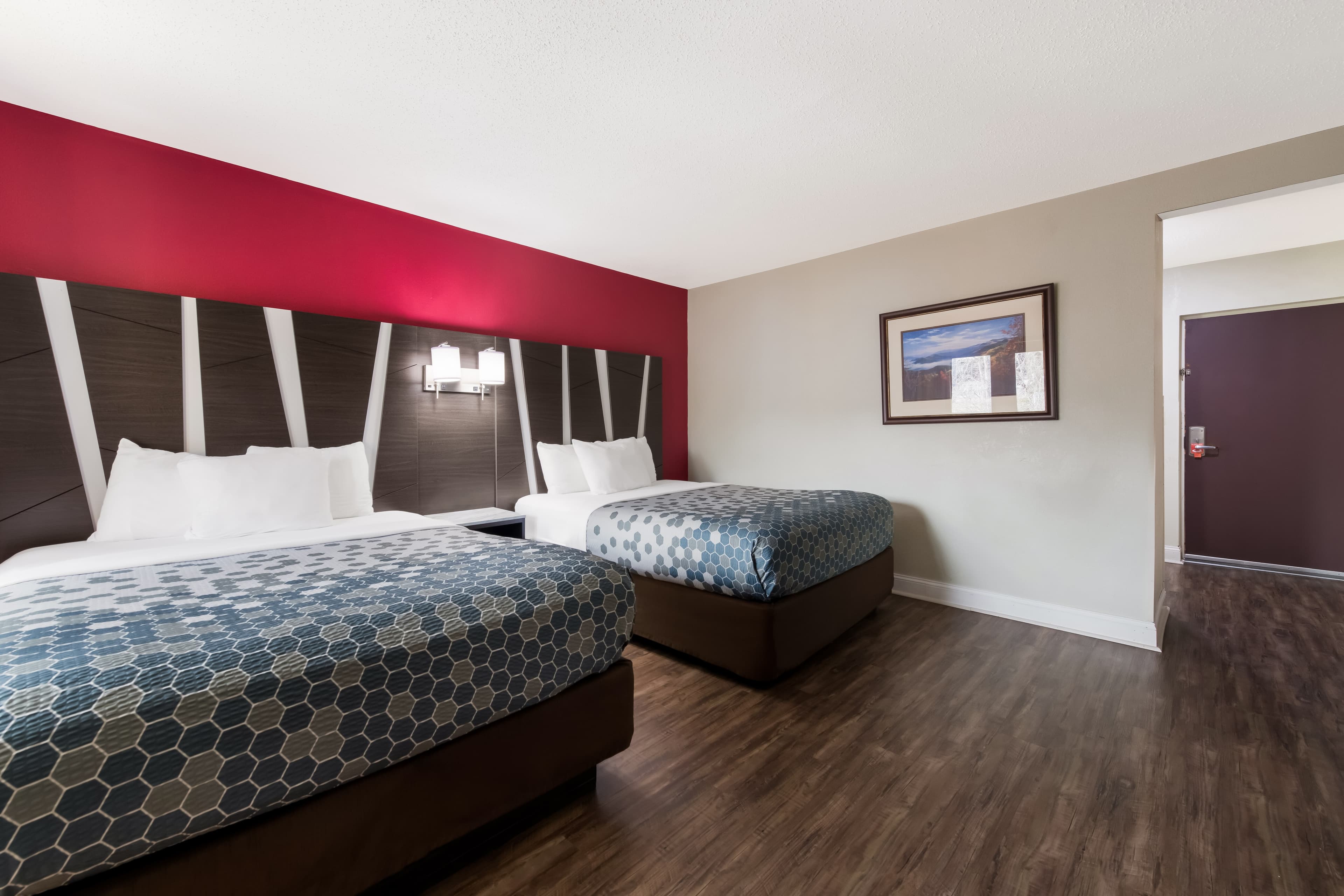 Econo Lodge Inn & Suites on the River — 27