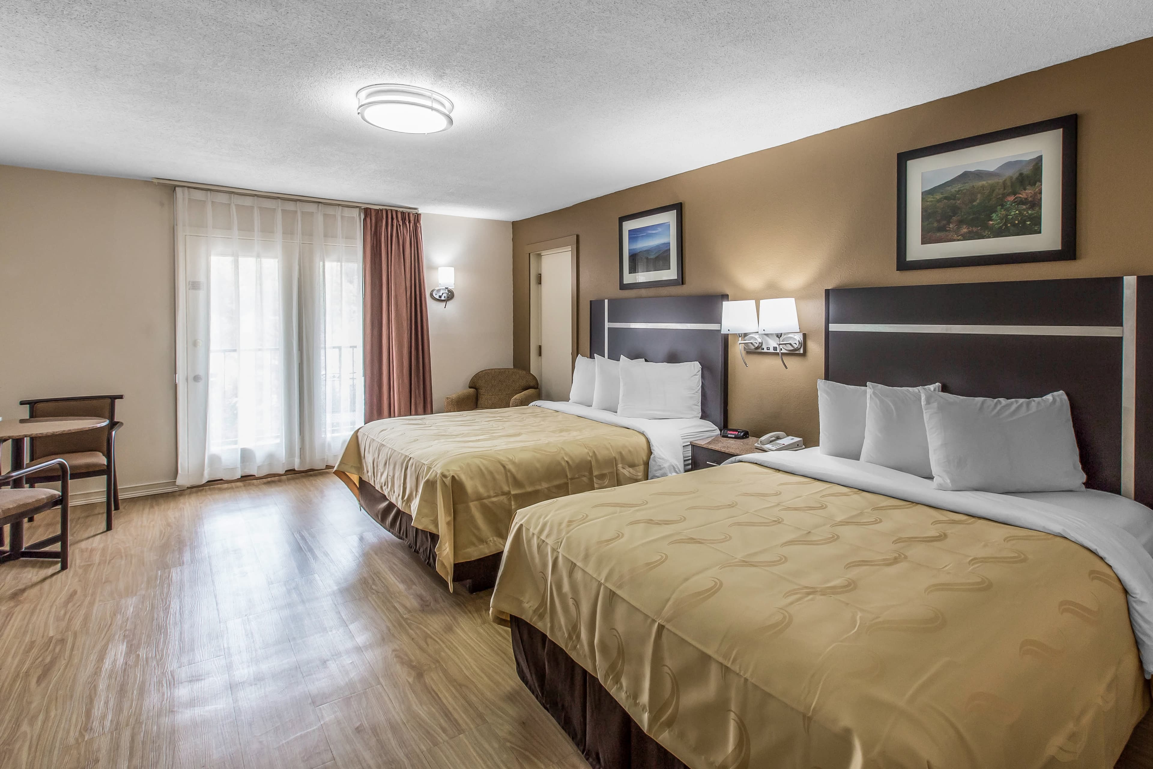 Quality Inn & Suites Gatlinburg North — 2
