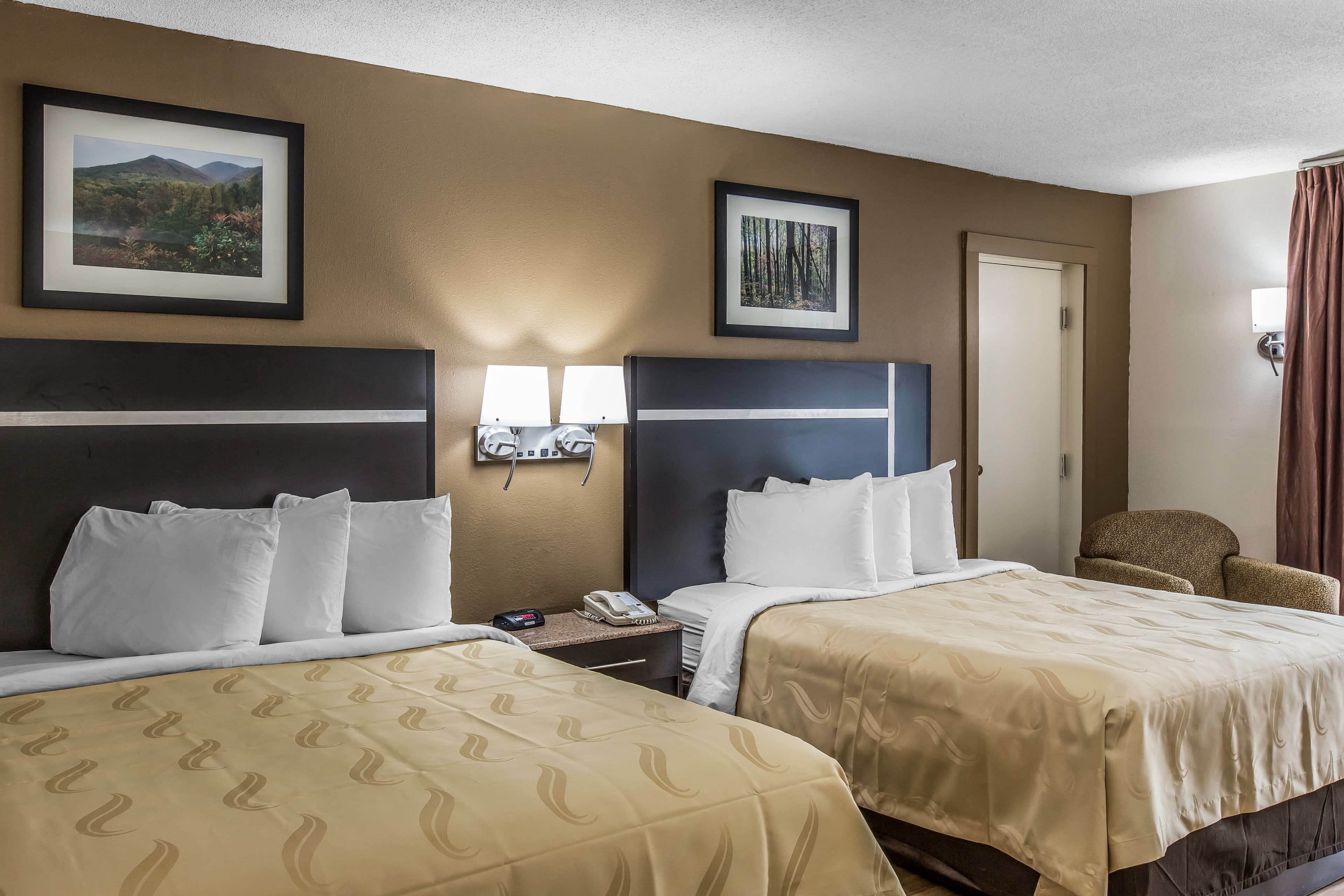 Quality Inn & Suites Gatlinburg North — 11