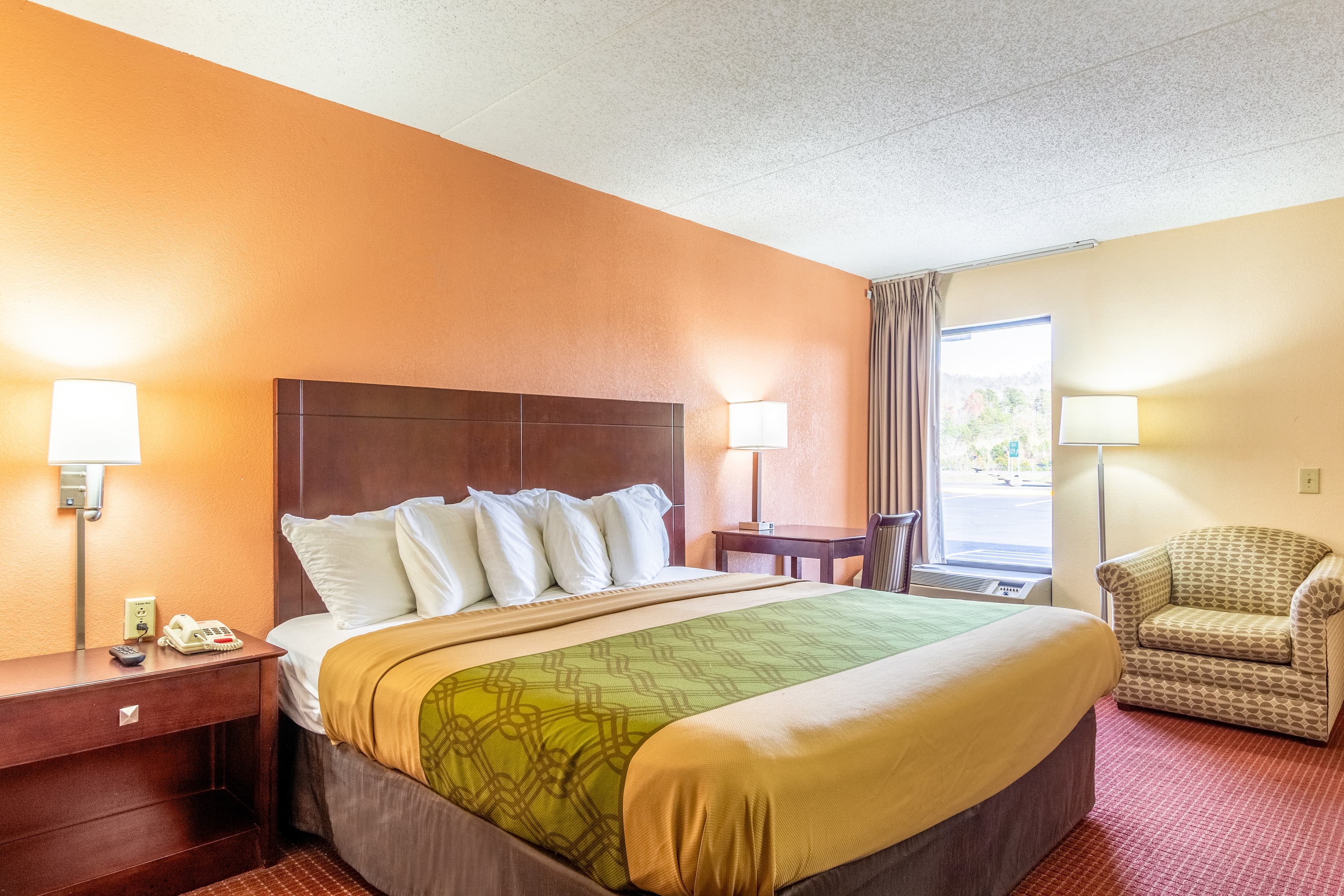 Econo Lodge Rocky Top - Image 2