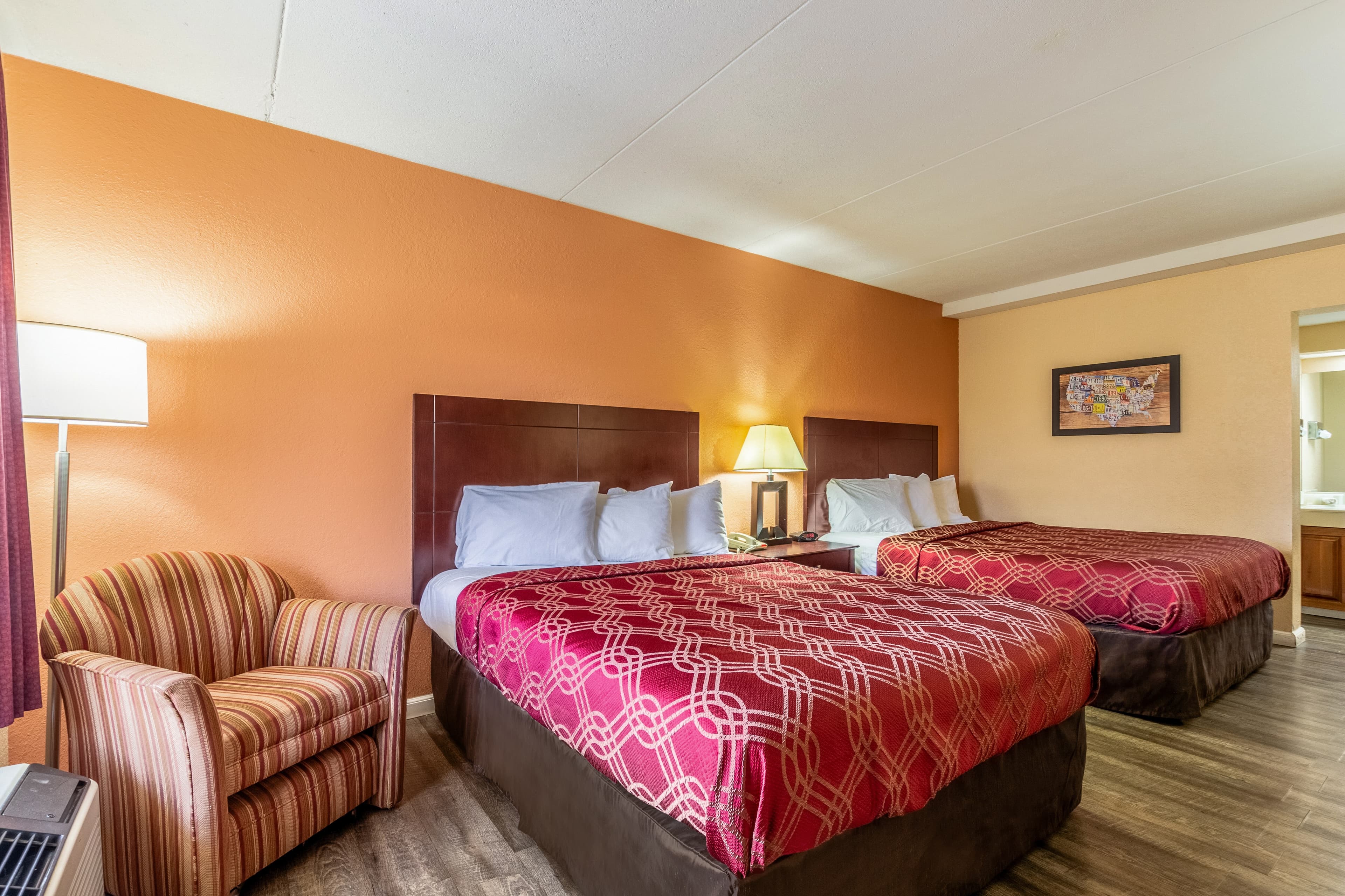 Econo Lodge Rocky Top — 9