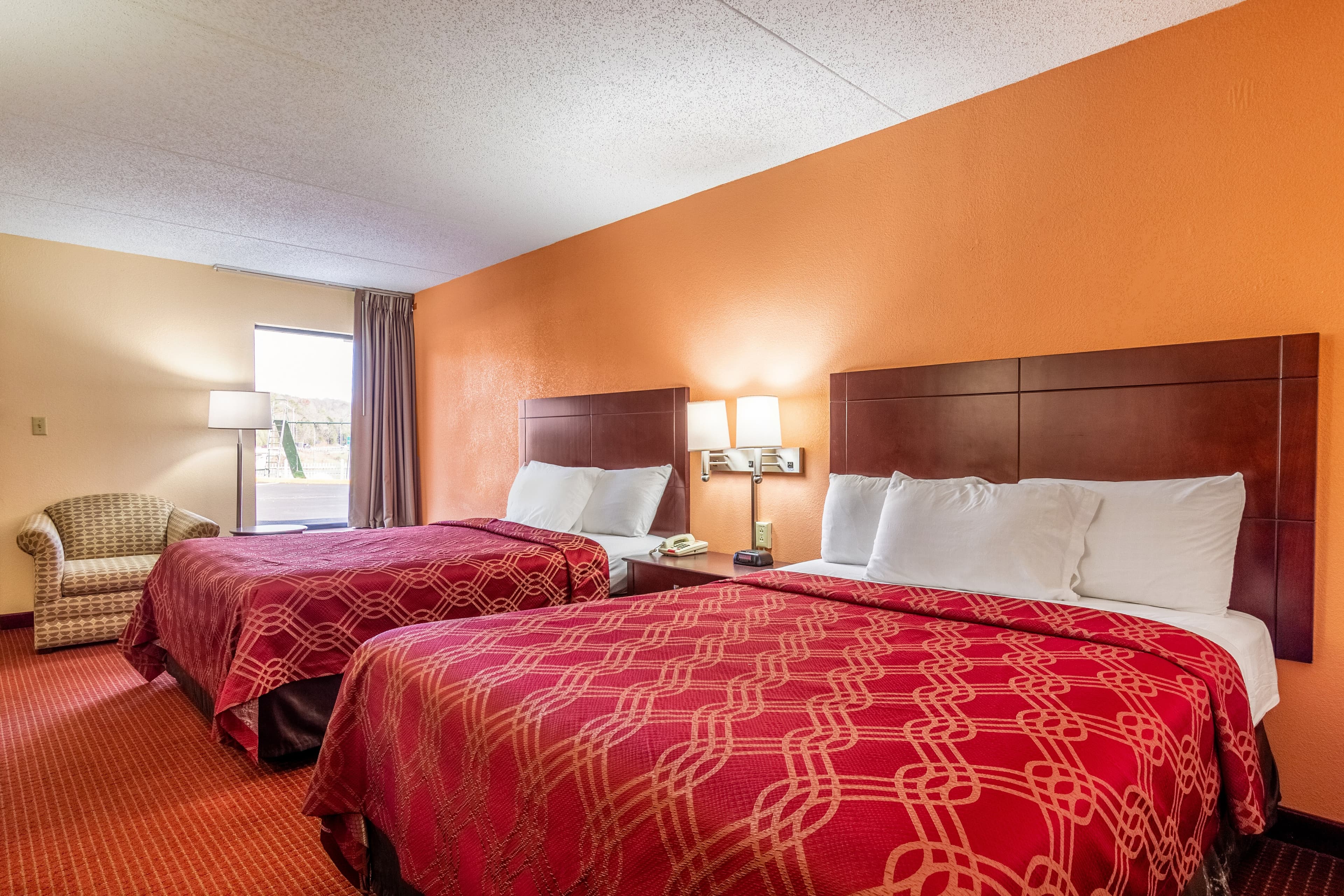 Econo Lodge Rocky Top — 14