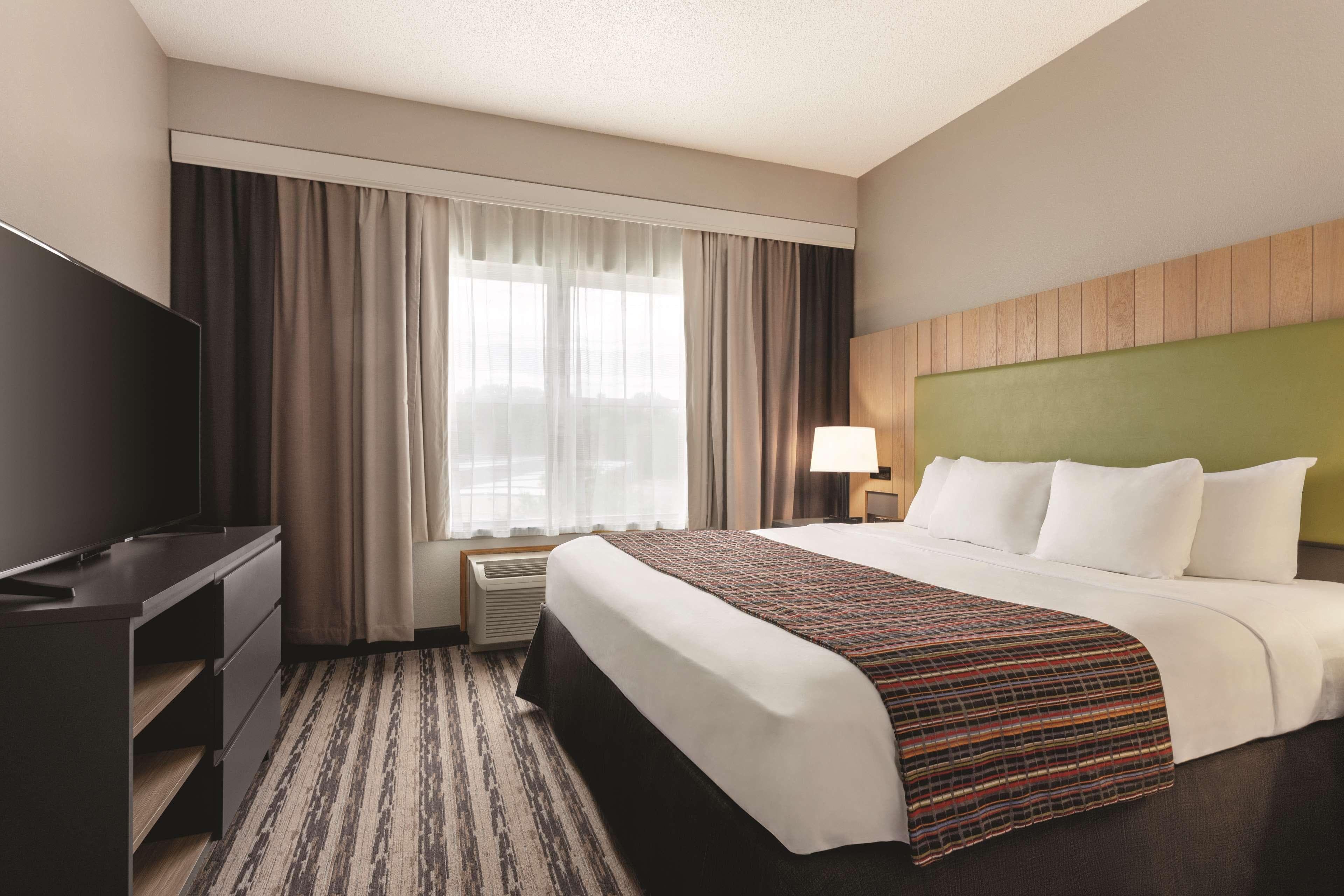 Country Inn & Suites by Radisson, Nashville Airport East, TN - Image 5