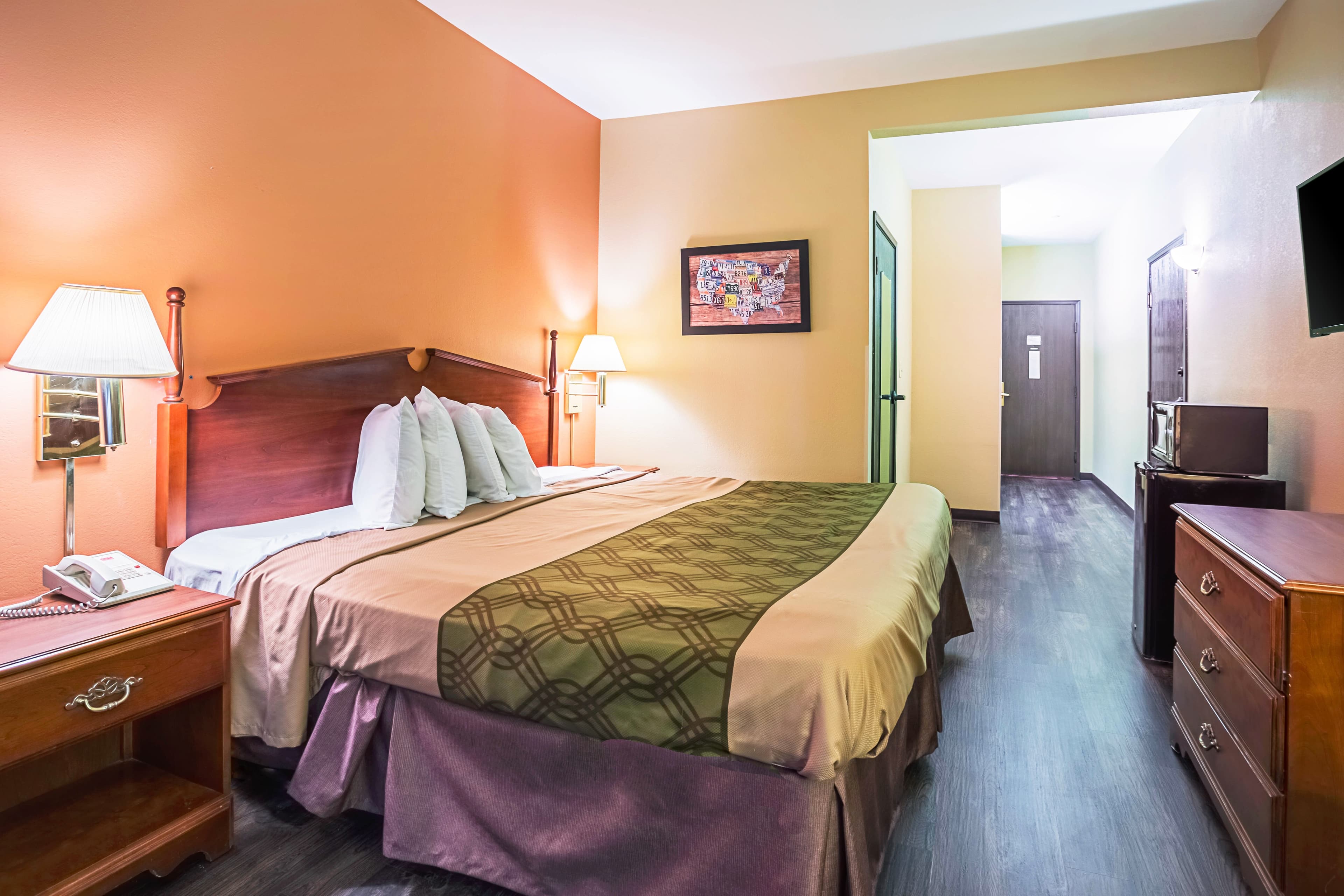 Econo Lodge Inn & Suites Ripley — 10