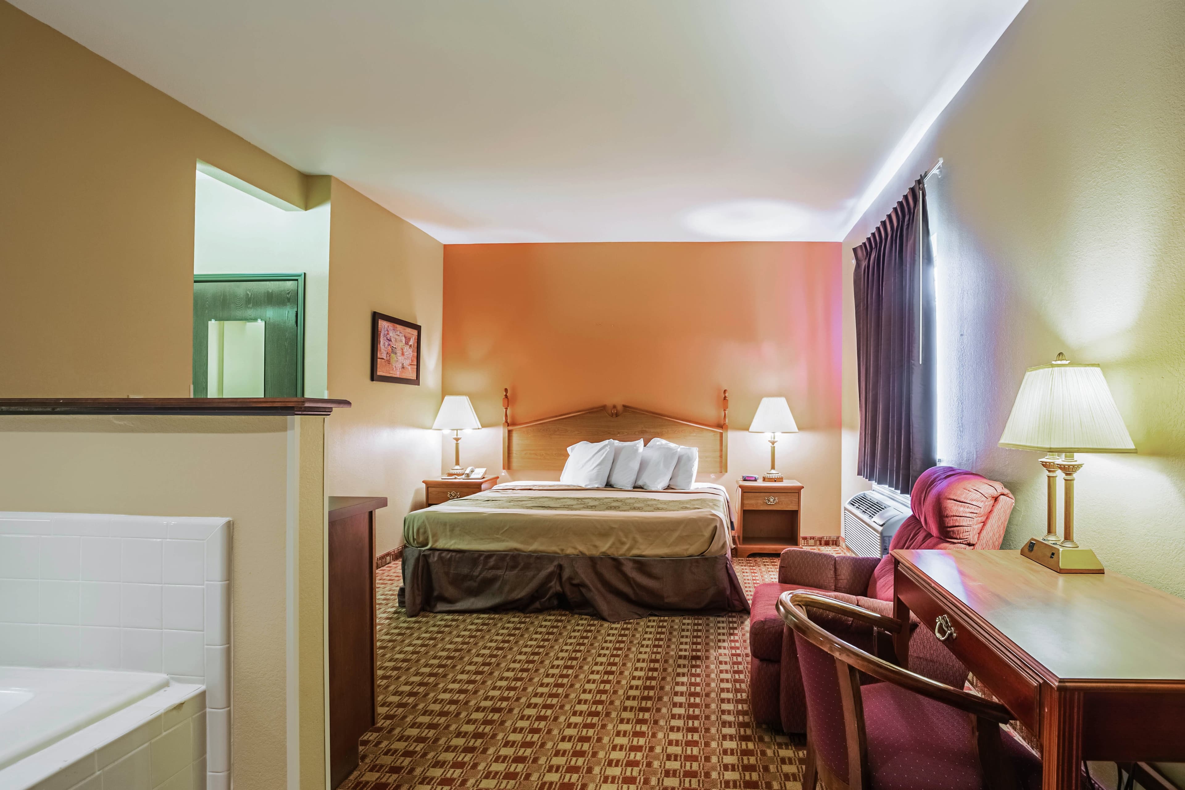 Econo Lodge Inn & Suites Ripley — 19
