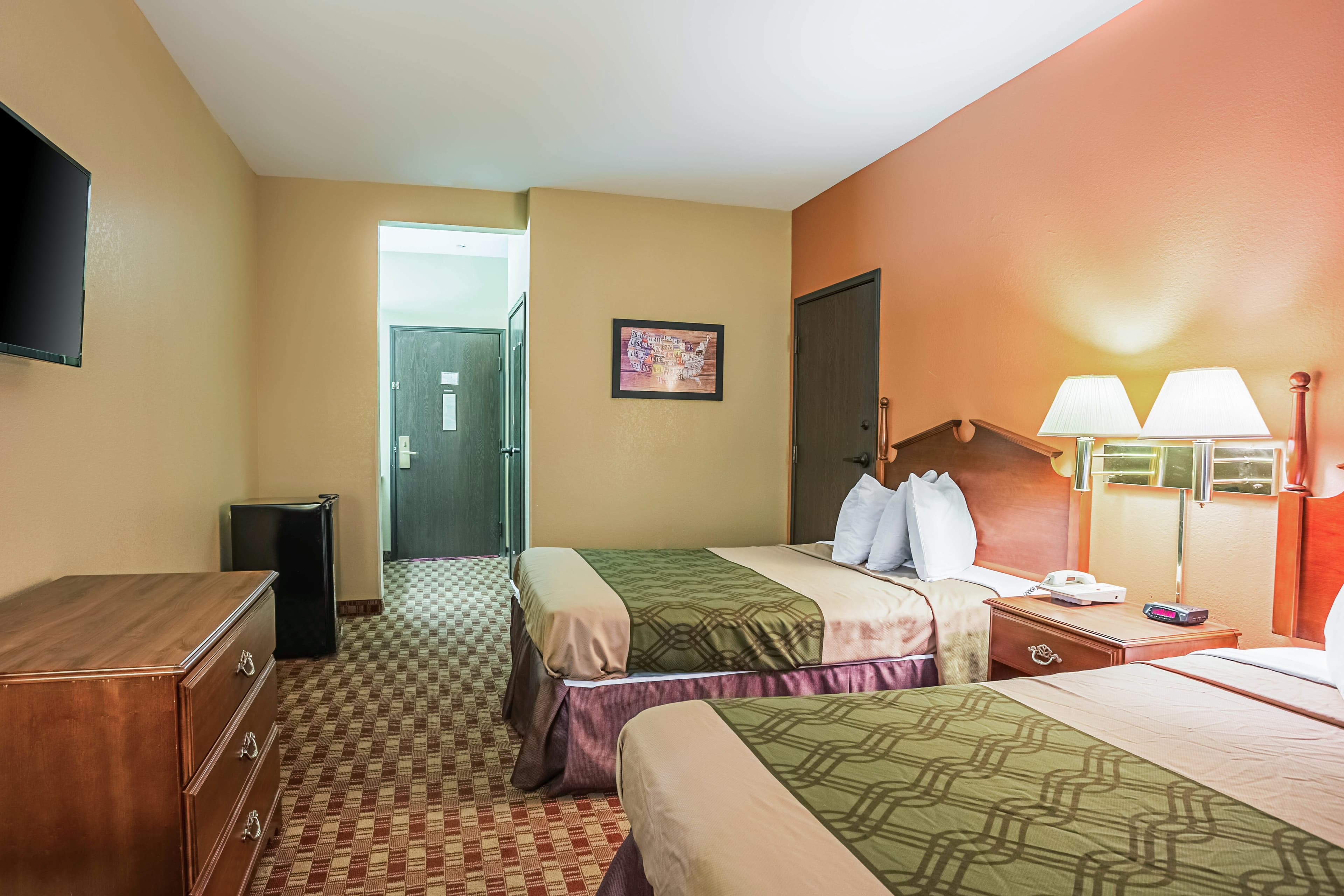 Econo Lodge Inn & Suites Ripley - Image 4