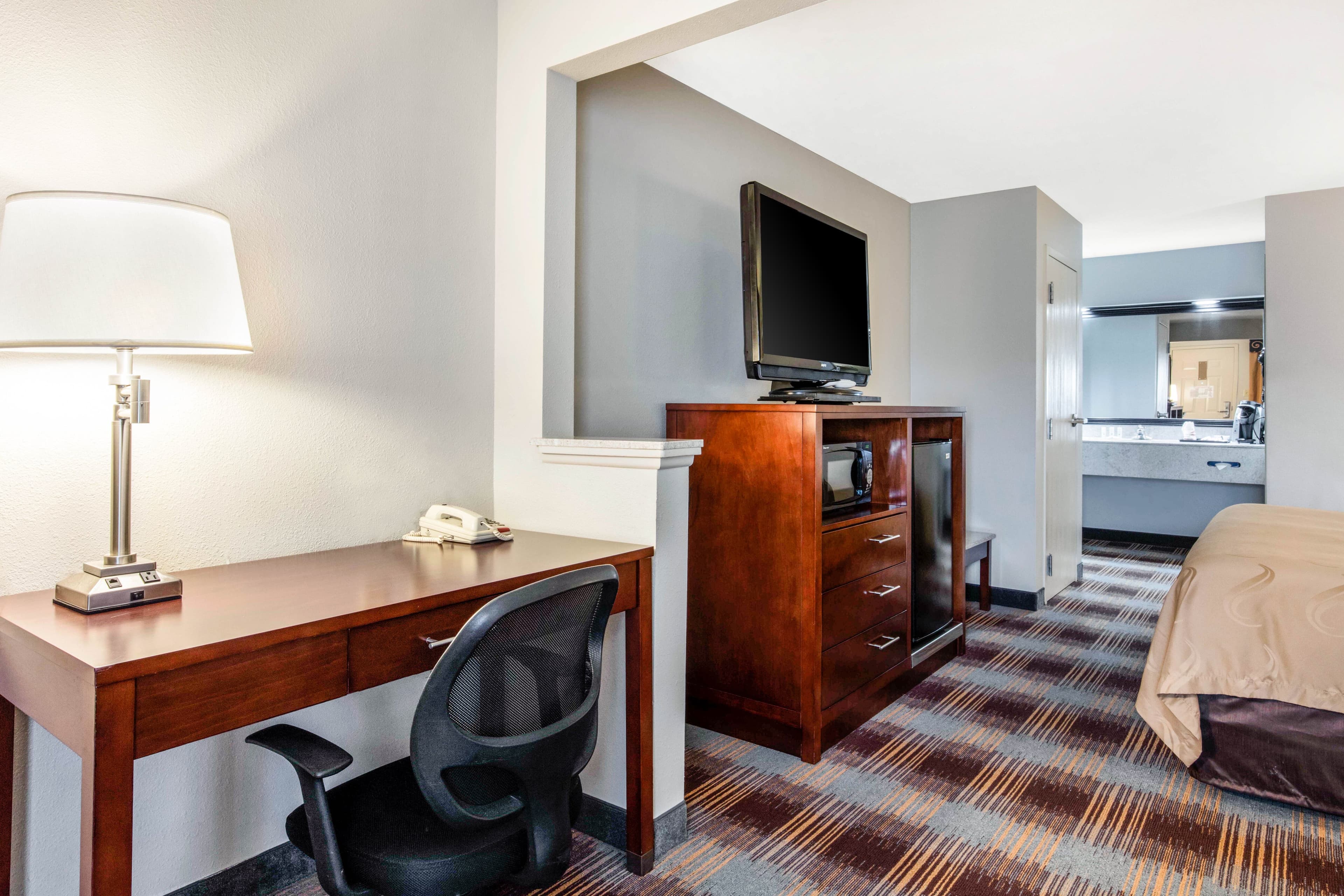 Quality Inn Memphis Airport - Image 4