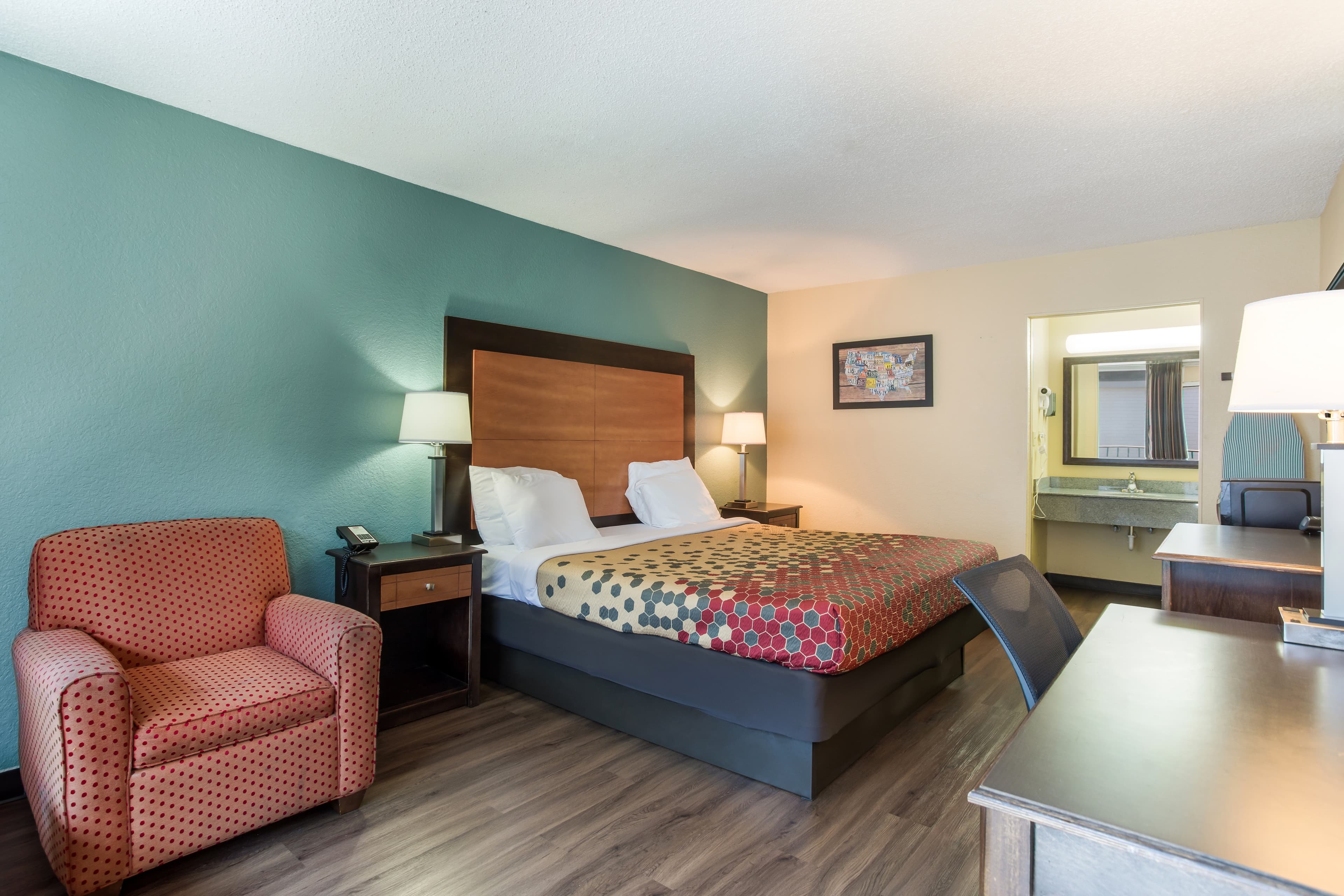 Econo Lodge Gallatin - Metro Nashville — 7