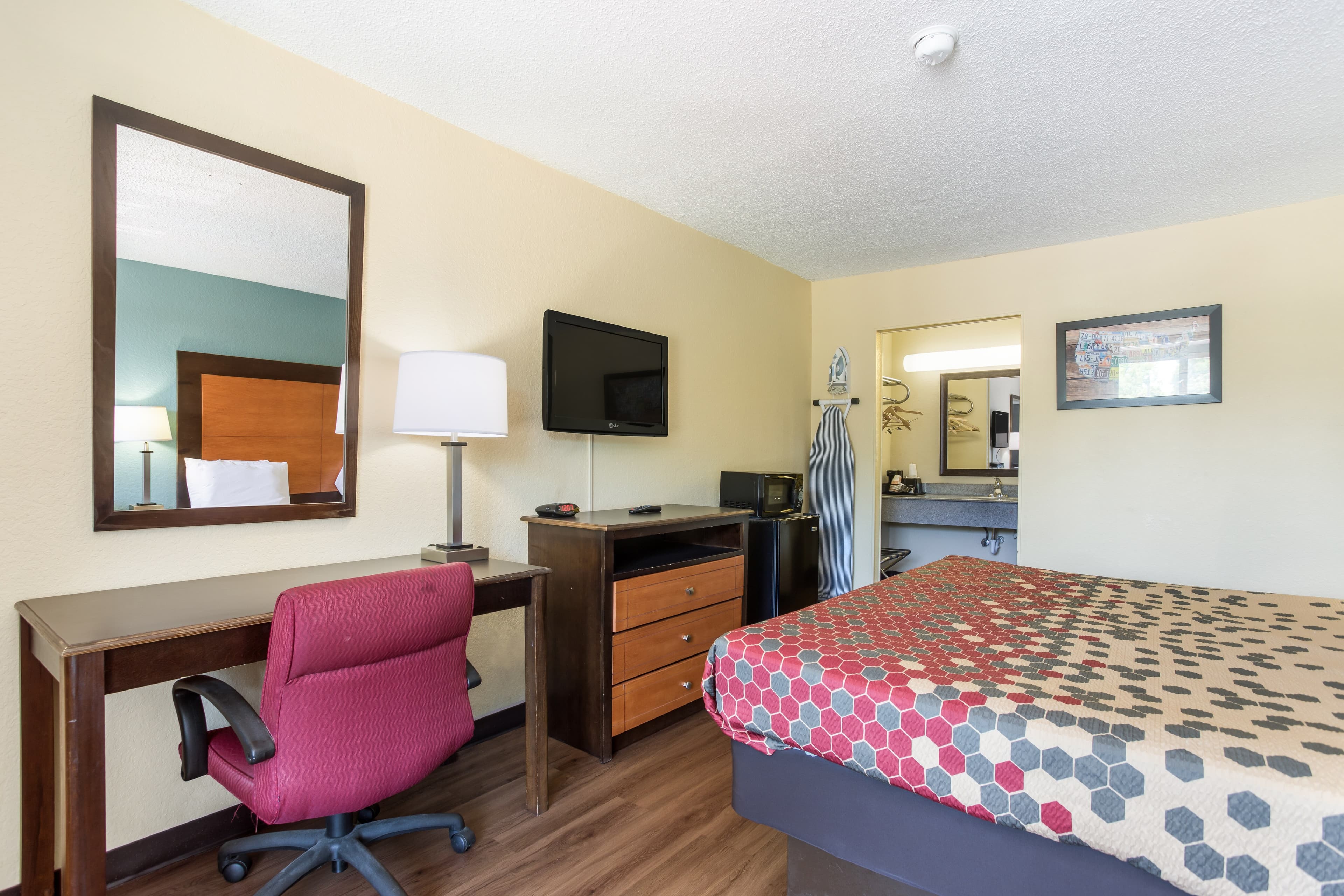 Econo Lodge Gallatin - Metro Nashville — 12
