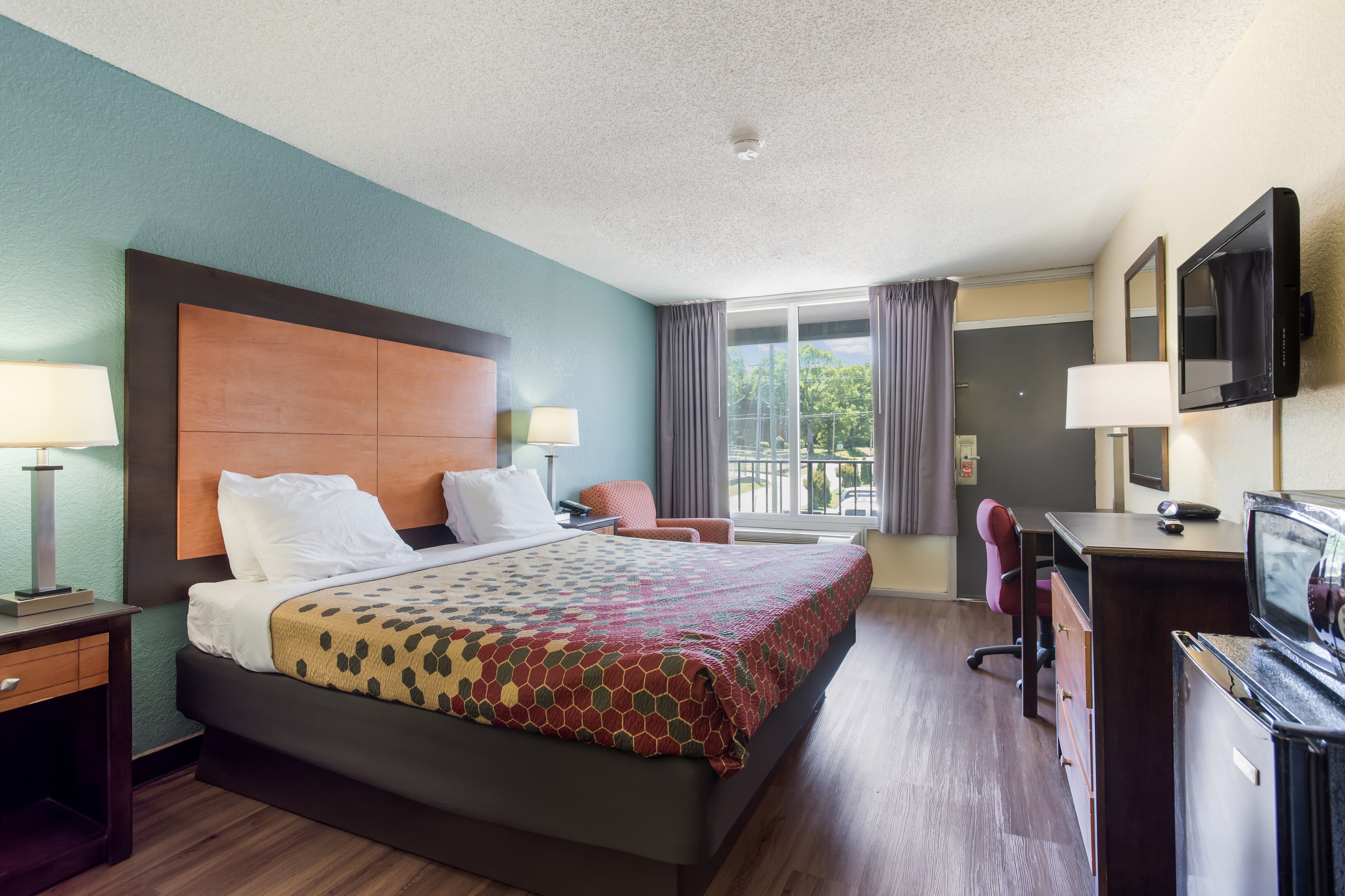 Econo Lodge Gallatin - Metro Nashville — 13