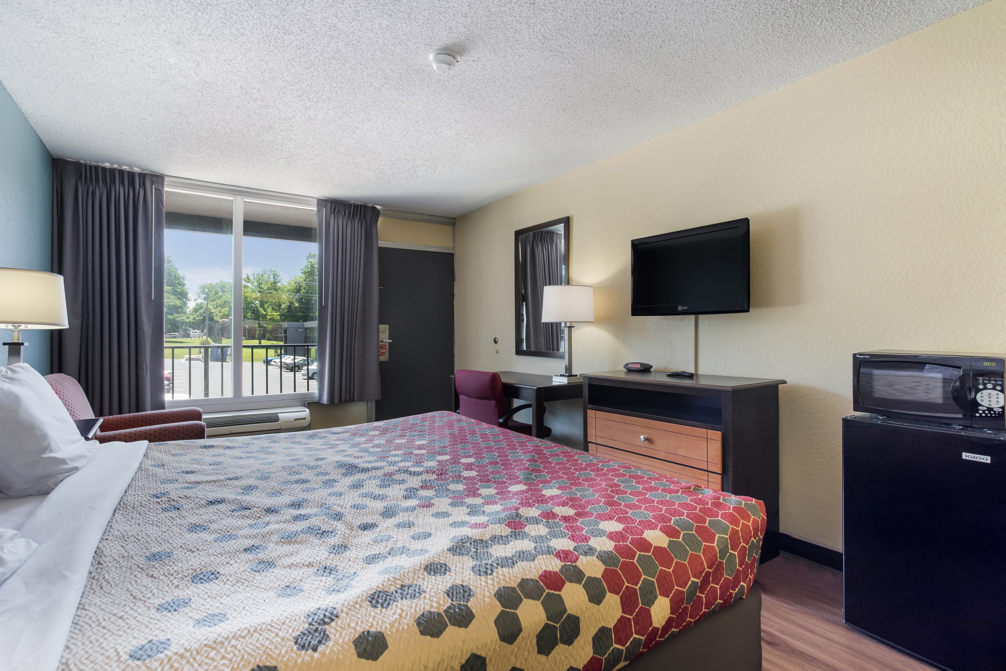 Econo Lodge Gallatin - Metro Nashville — 14