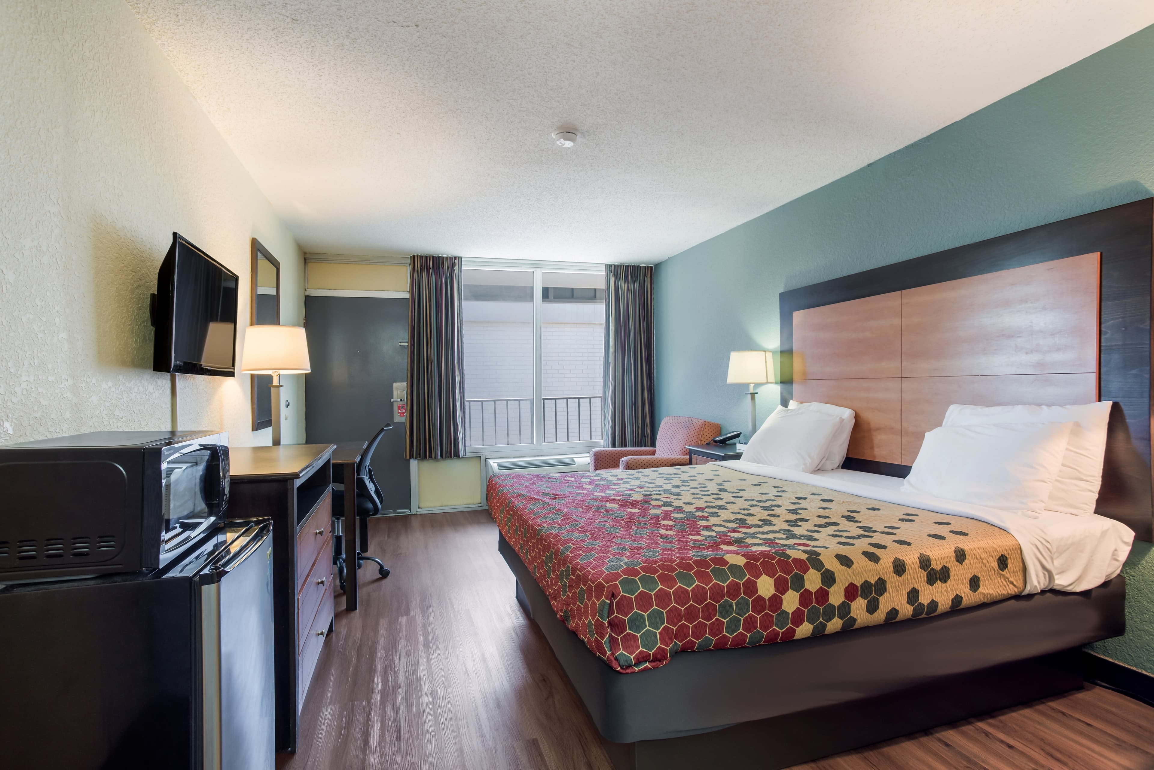 Econo Lodge Gallatin - Metro Nashville — 9