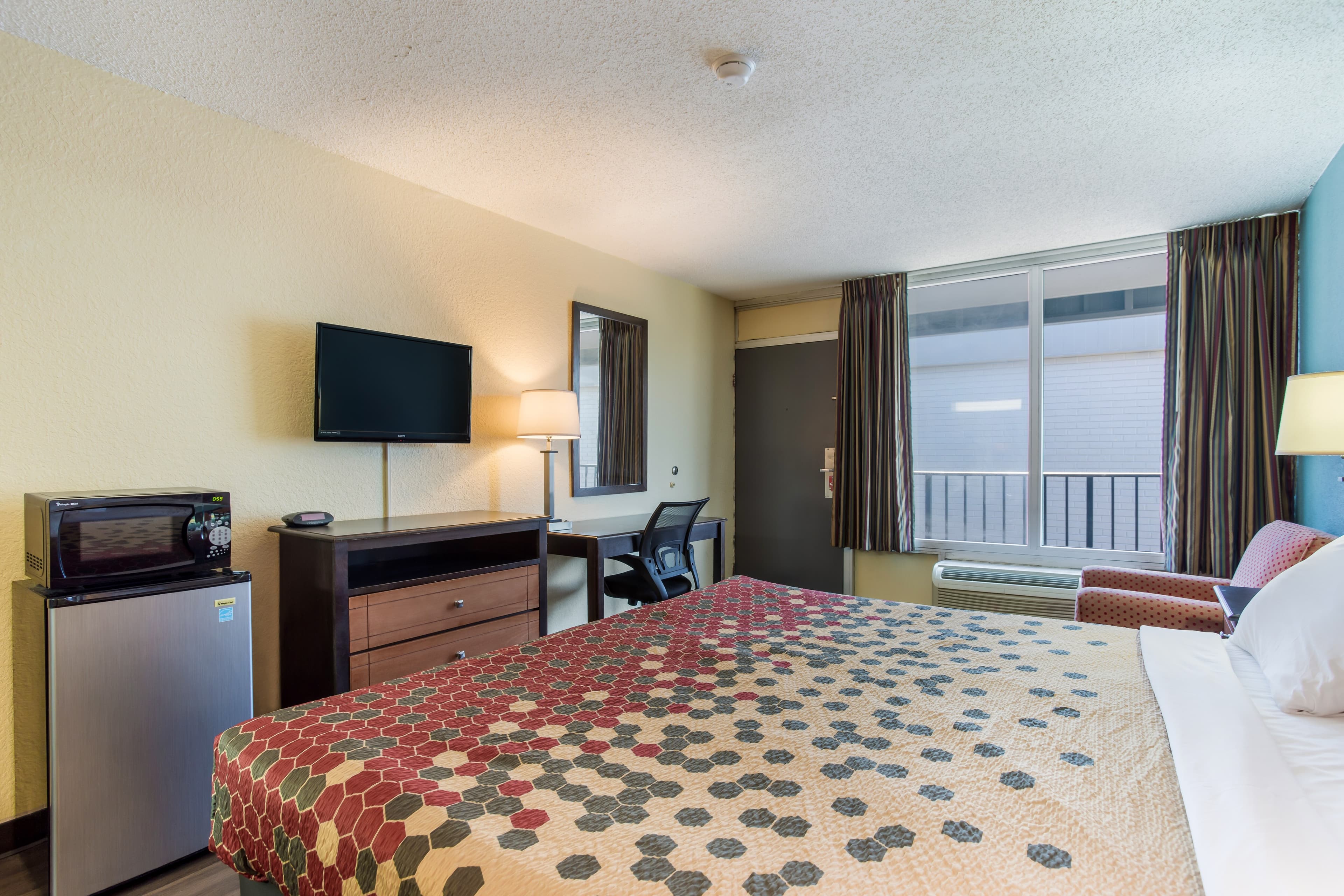 Econo Lodge Gallatin - Metro Nashville — 10