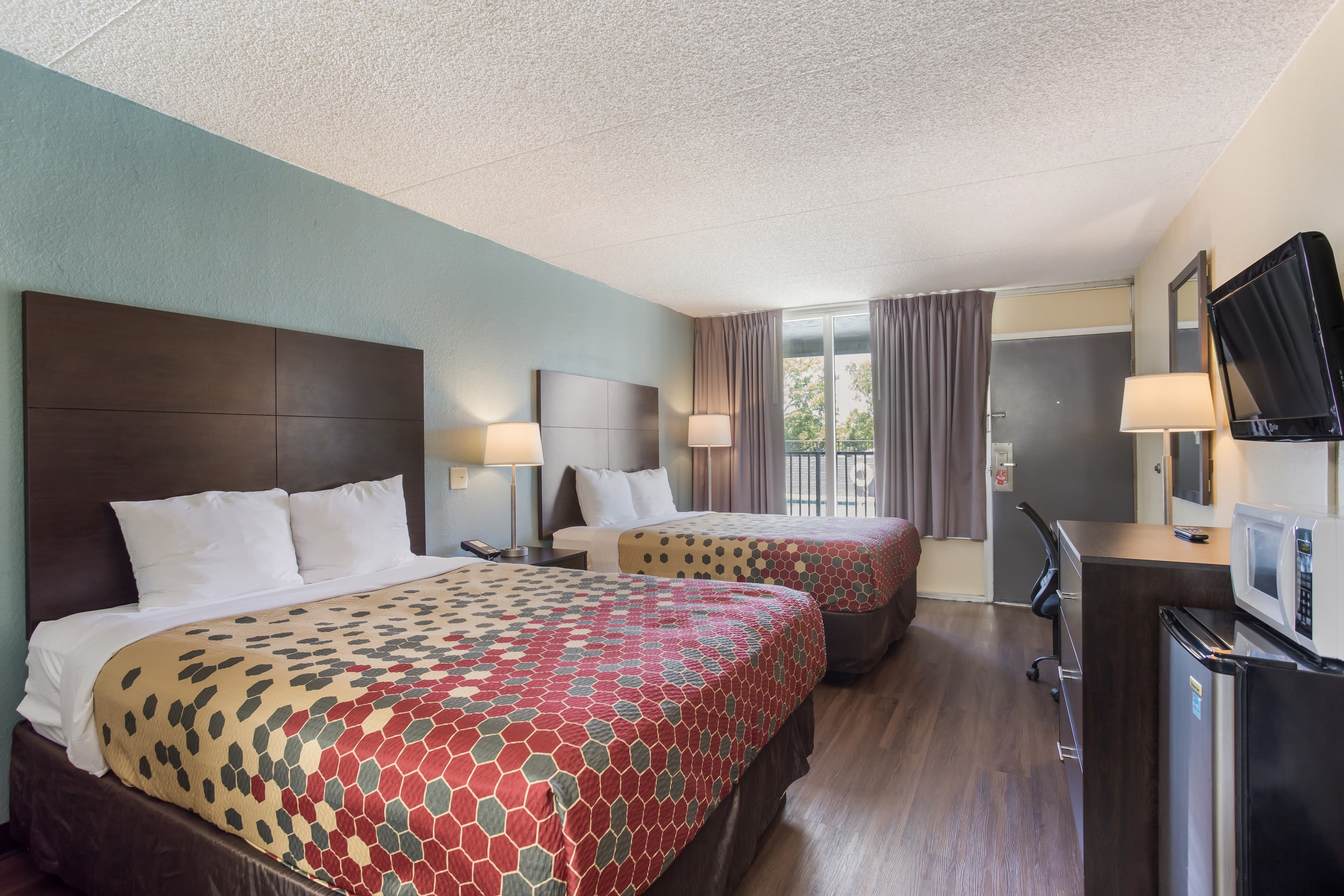 Econo Lodge Gallatin - Metro Nashville - Image 5