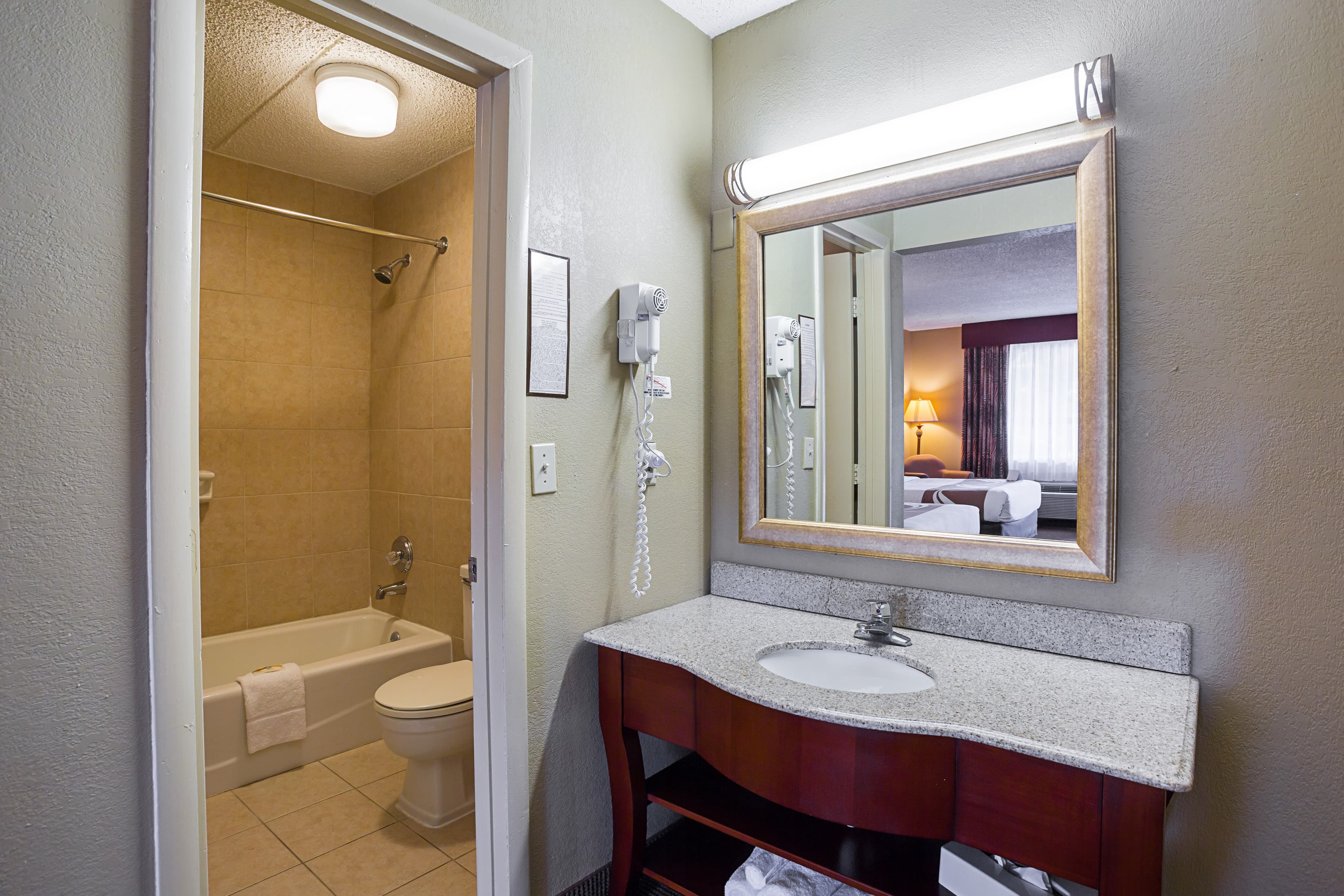 Quality Inn Hurricane Mills I-40 - Image 5