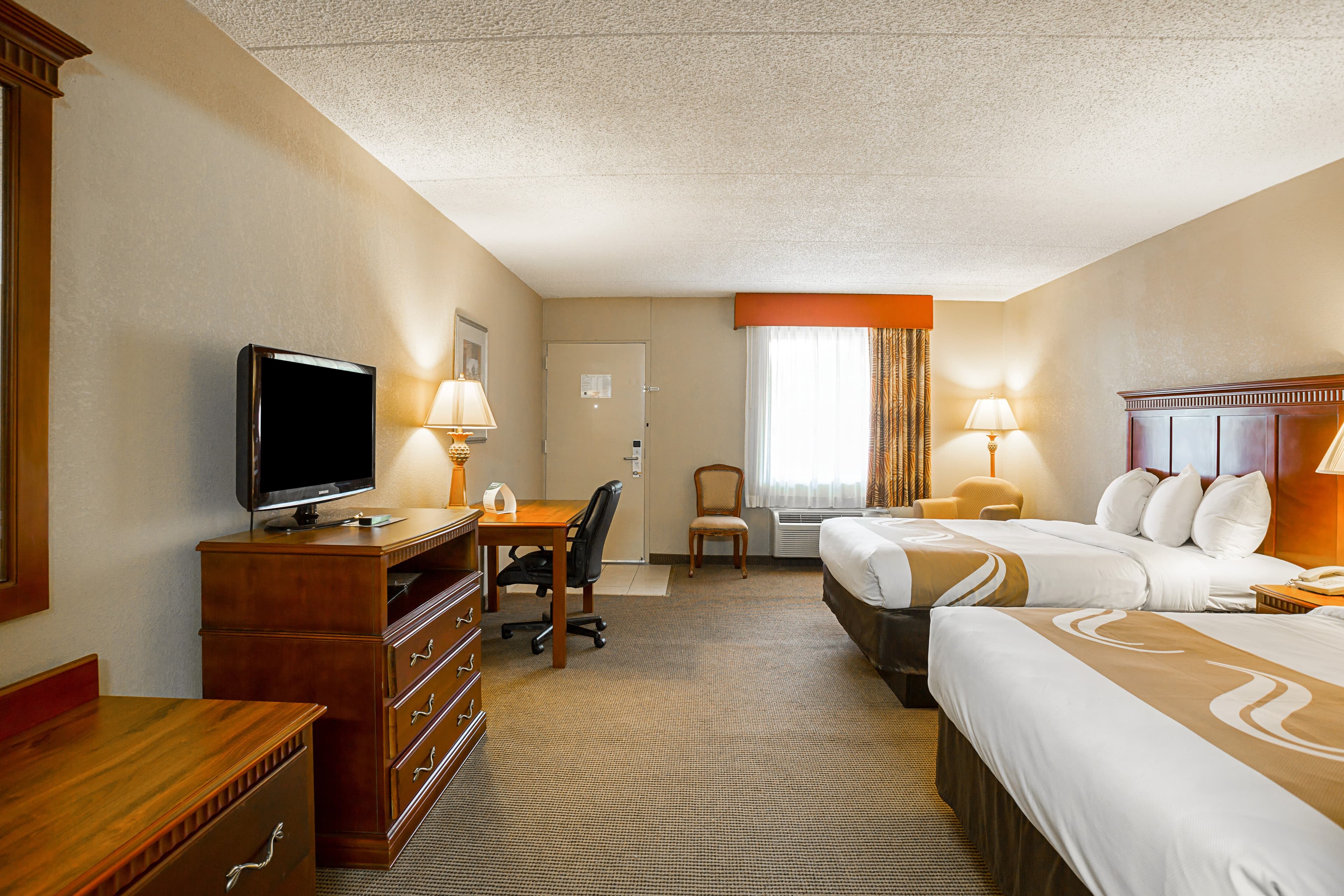 Quality Inn Hurricane Mills I-40 — 6