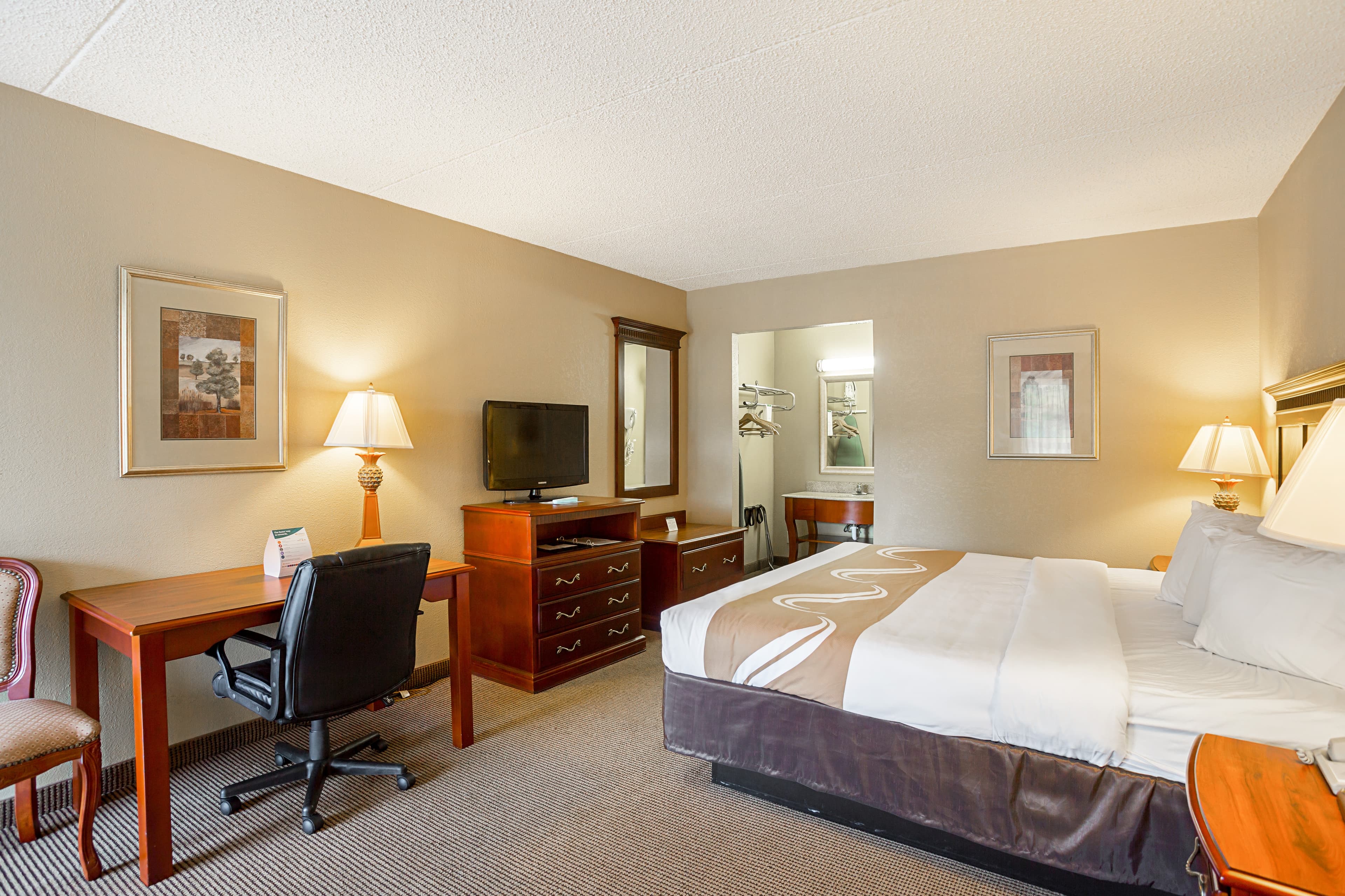 Quality Inn Hurricane Mills I-40 — 12