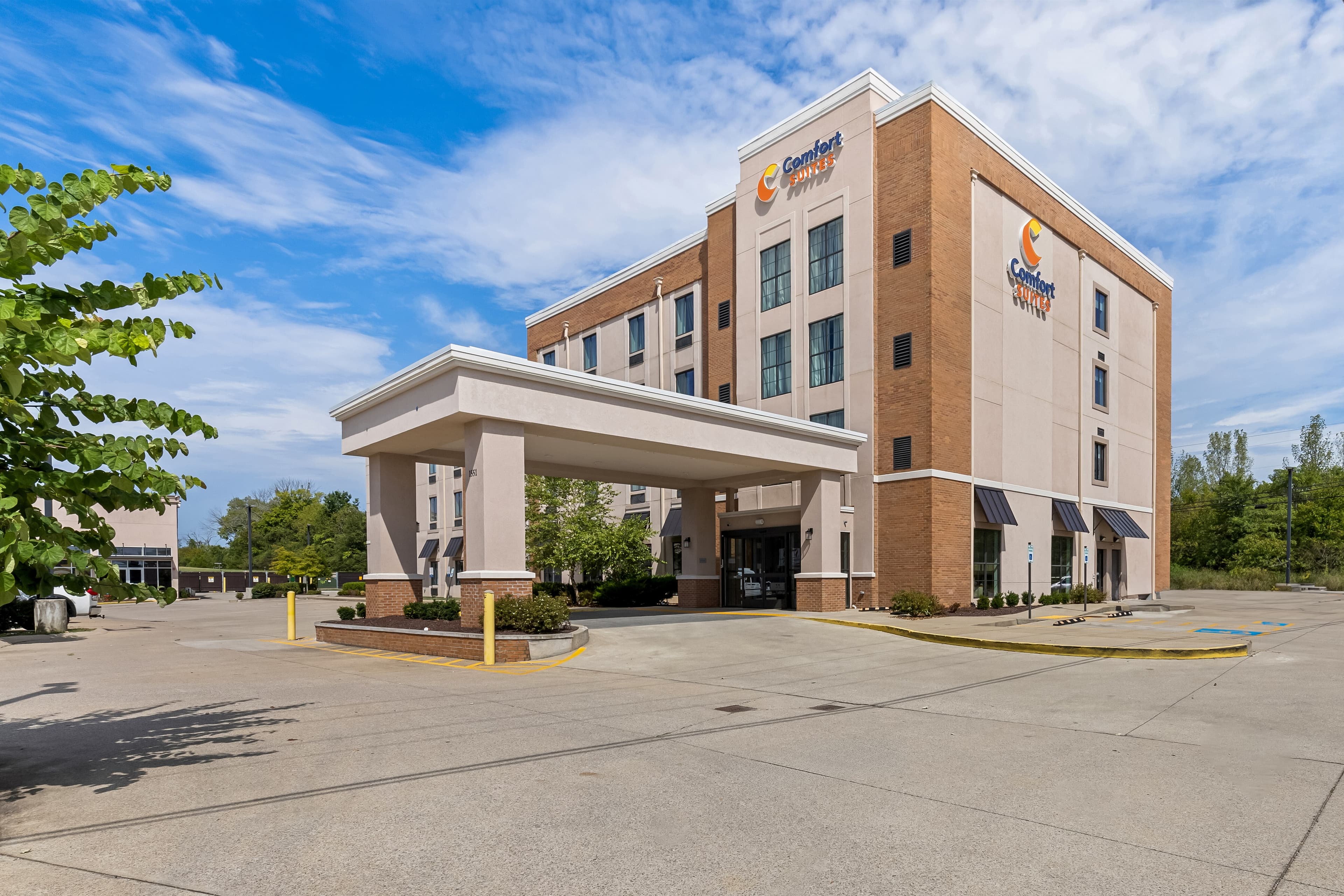 Comfort Suites Columbia I-65 - Image 1