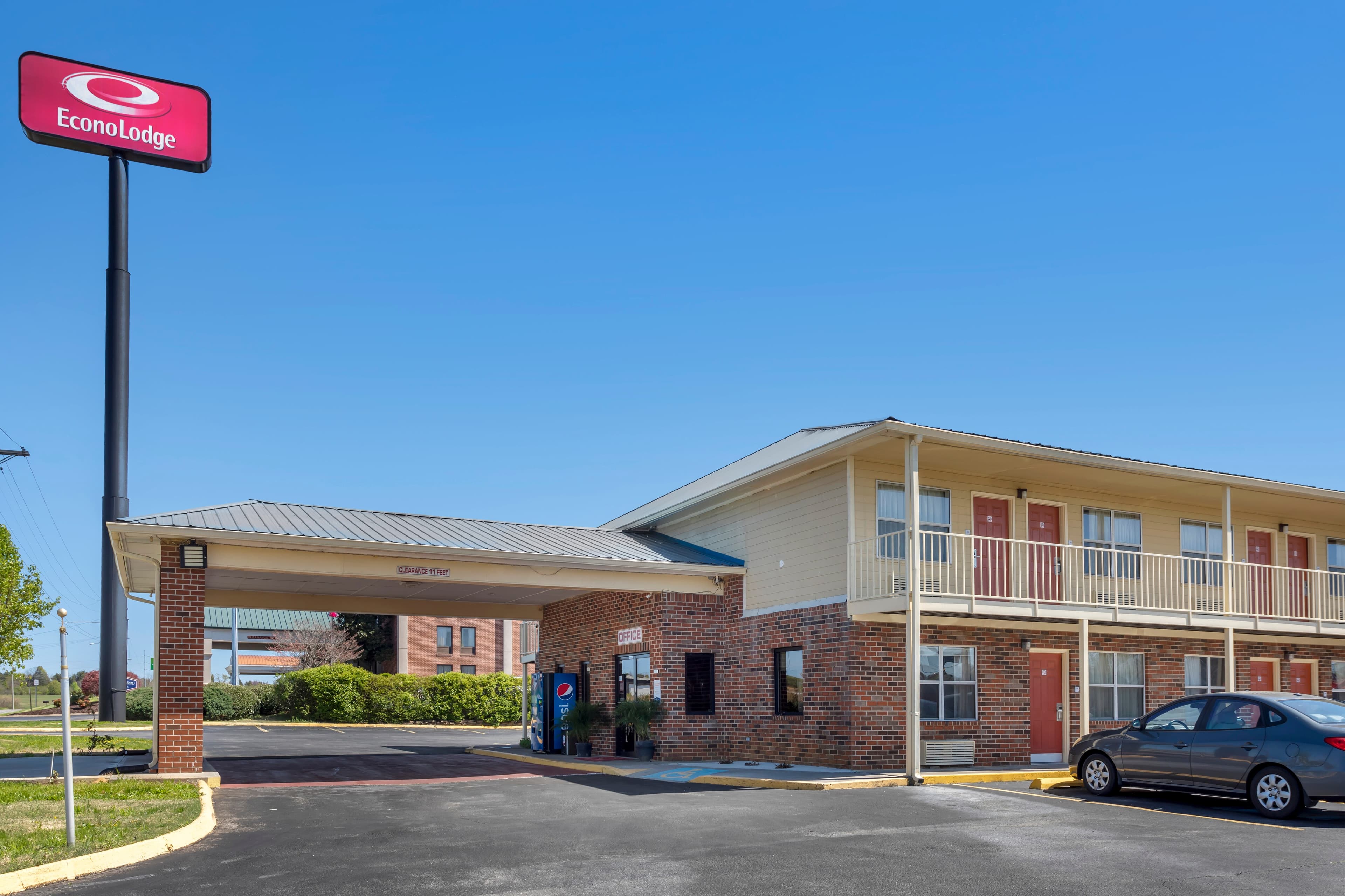 Econo Lodge Athens I-75 - Image 1