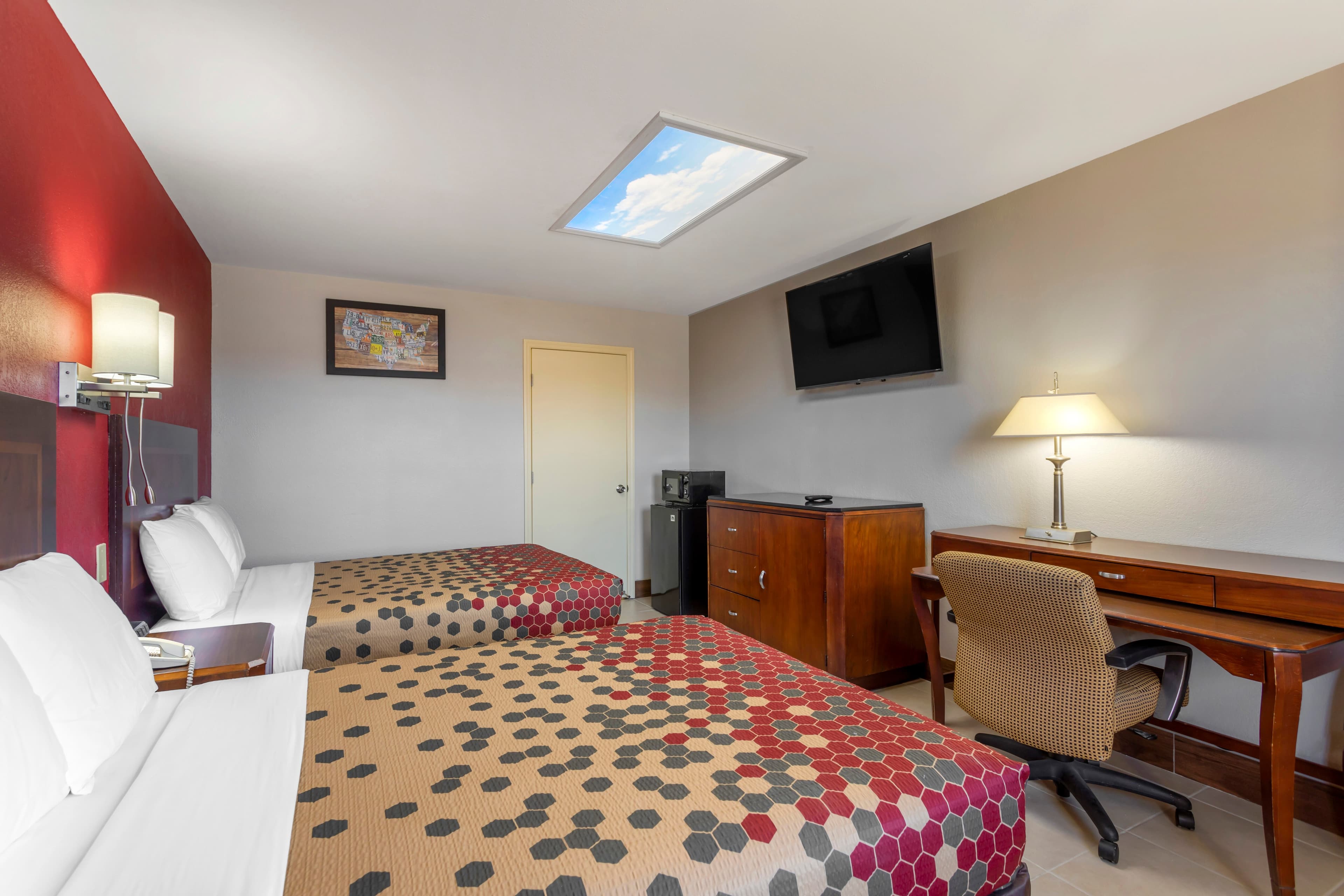 Econo Lodge Athens I-75 — 10
