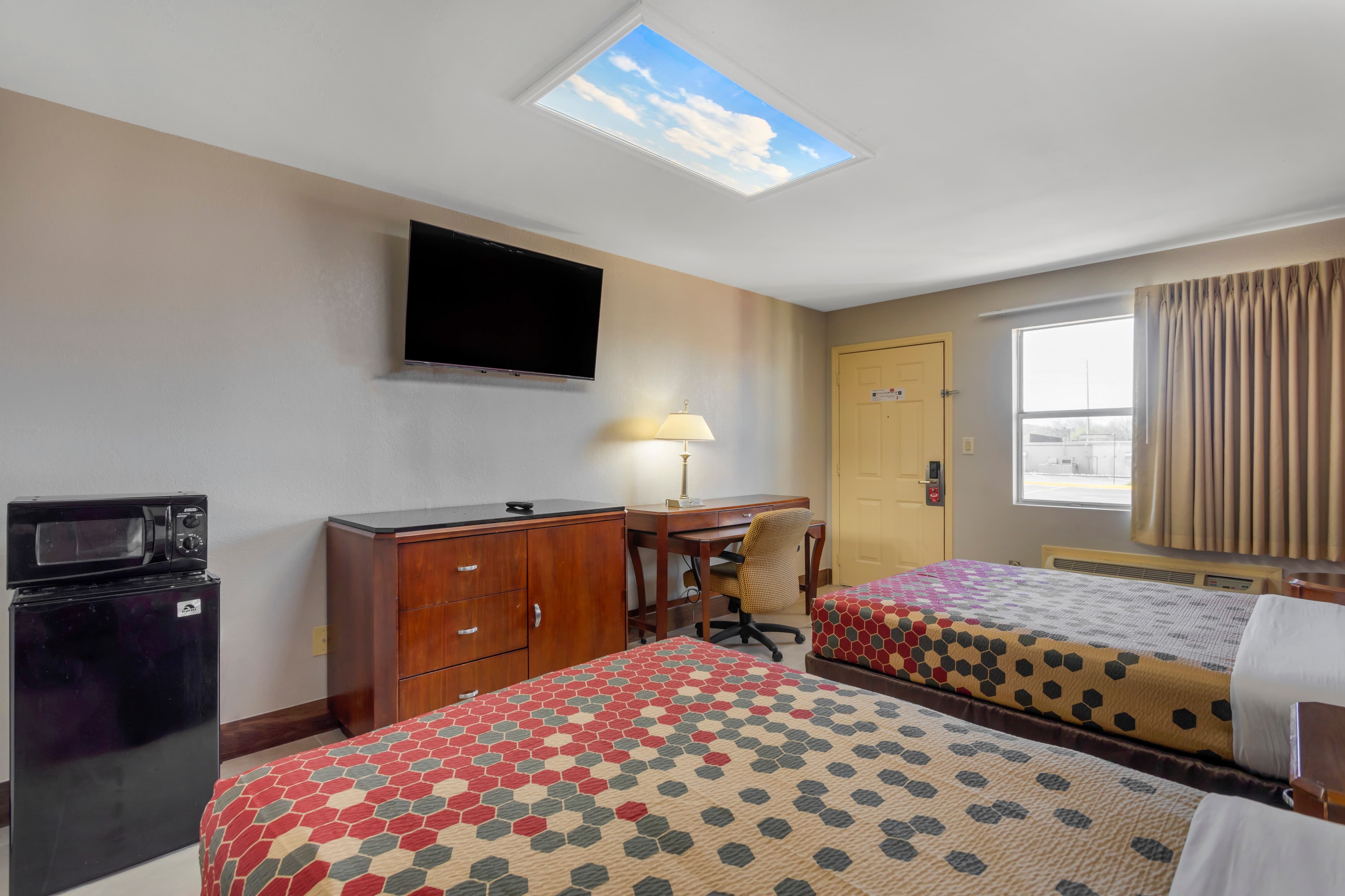 Econo Lodge Athens I-75 — 12