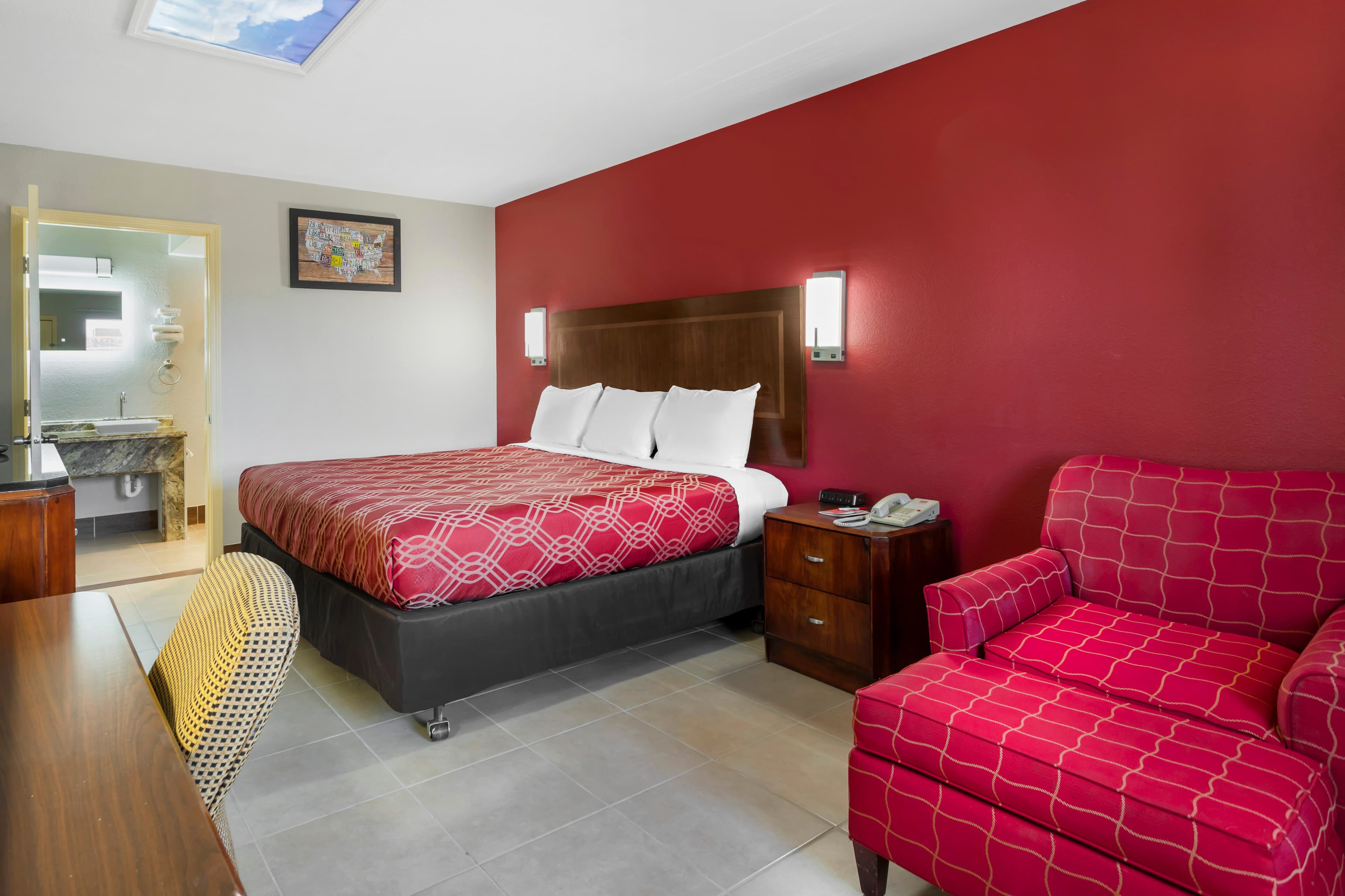 Econo Lodge Athens I-75 - Image 4