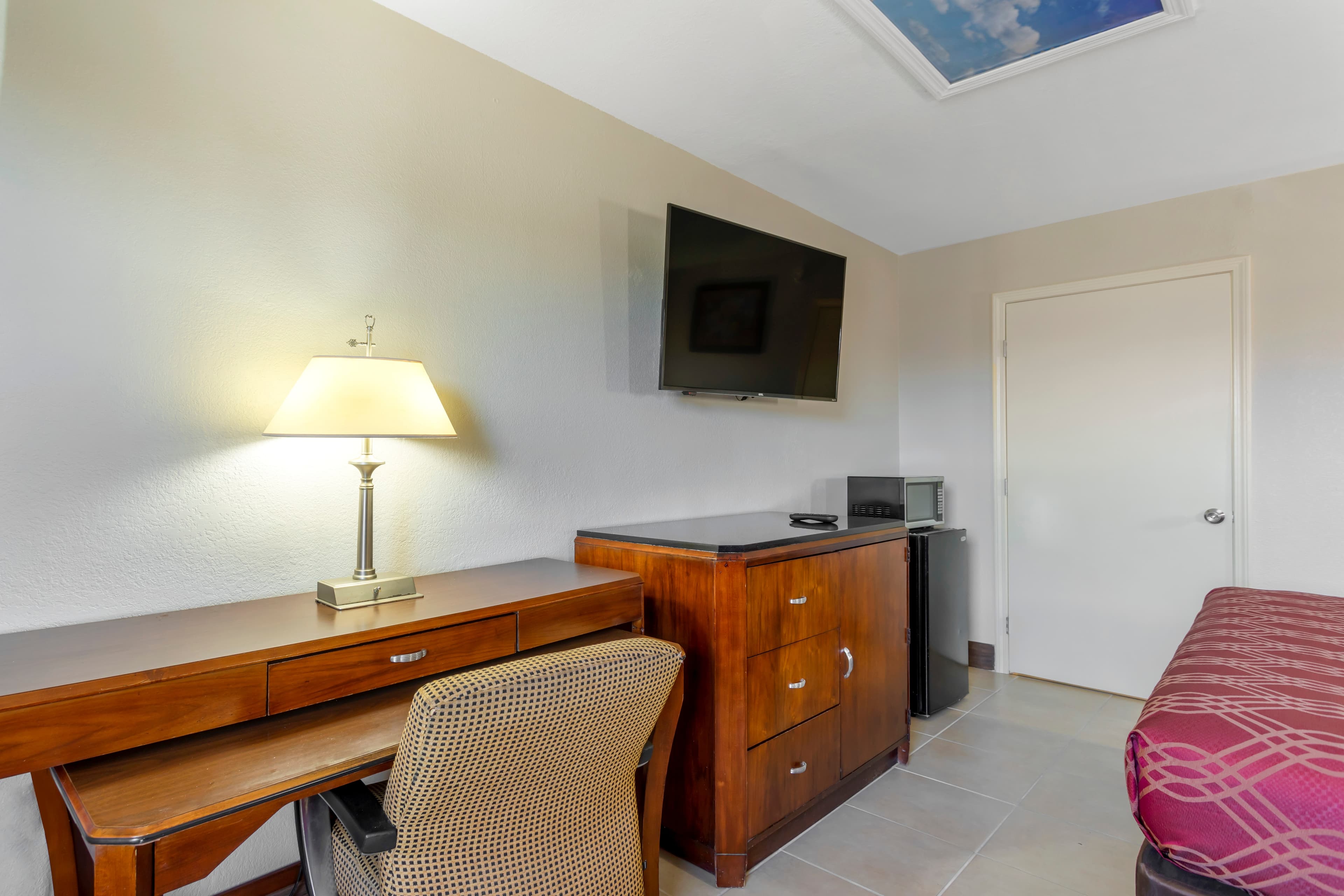 Econo Lodge Athens I-75 — 7
