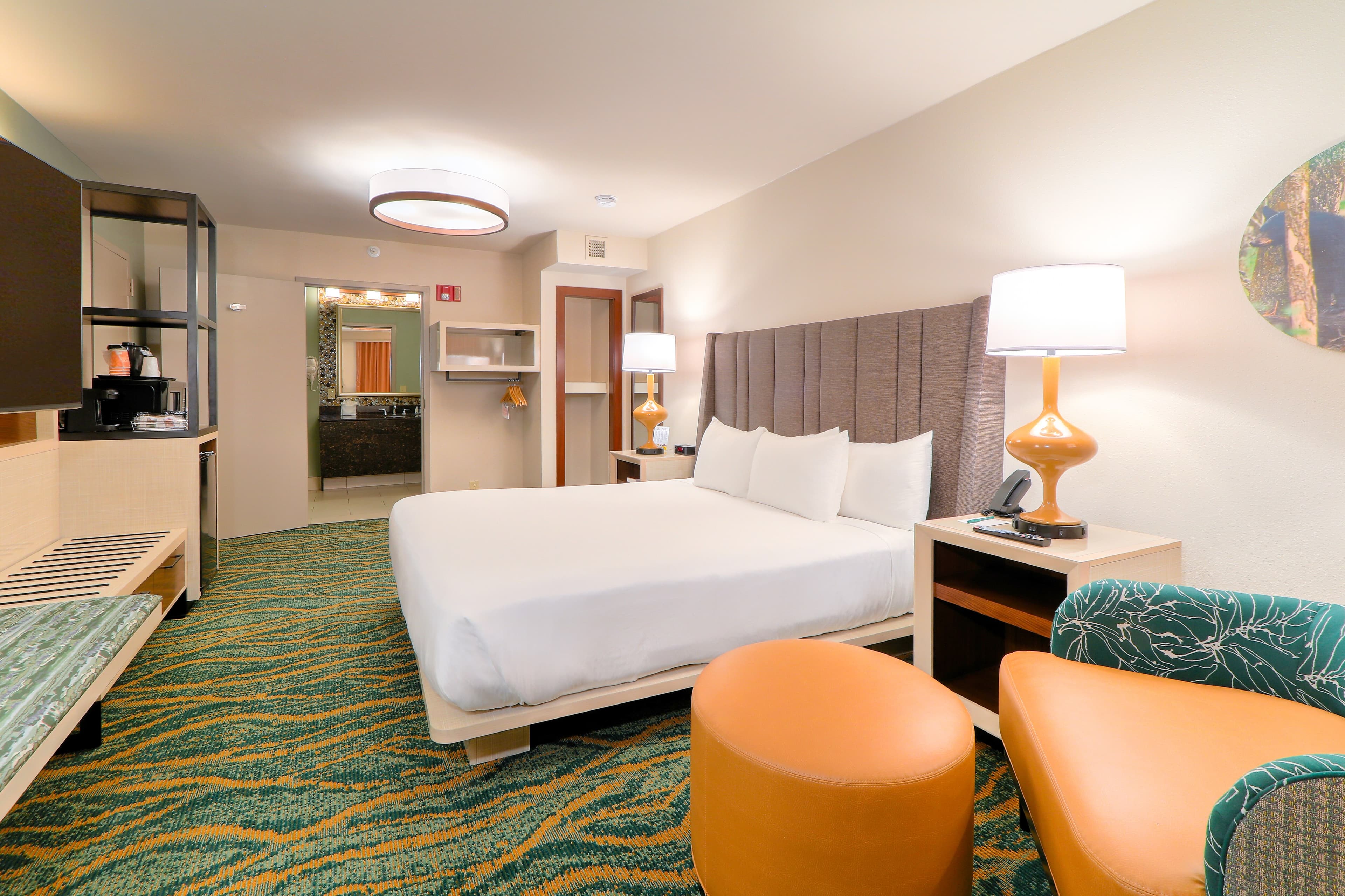 Quality Inn Near the Island Pigeon Forge - Image 2