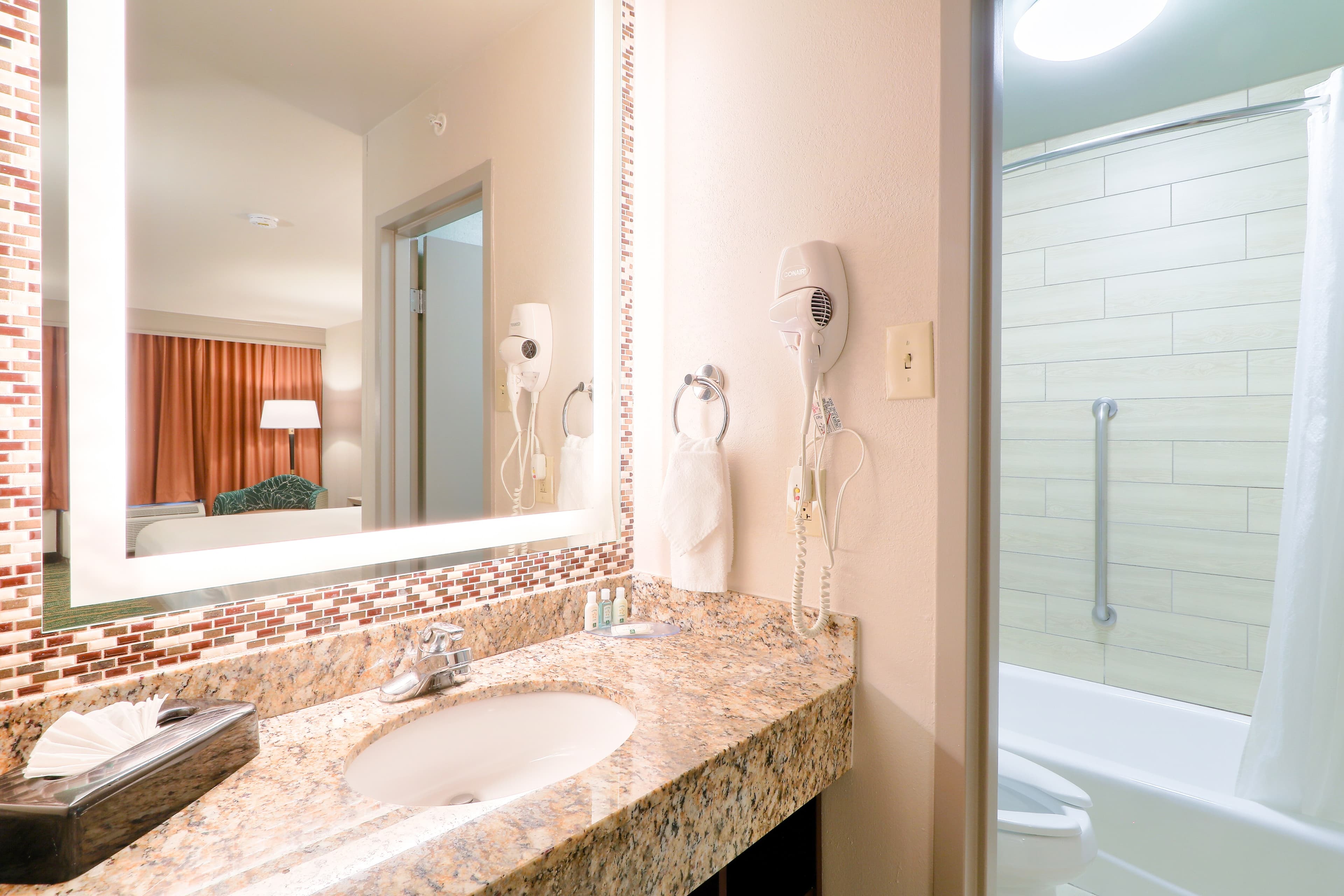 Quality Inn Near the Island Pigeon Forge — 7