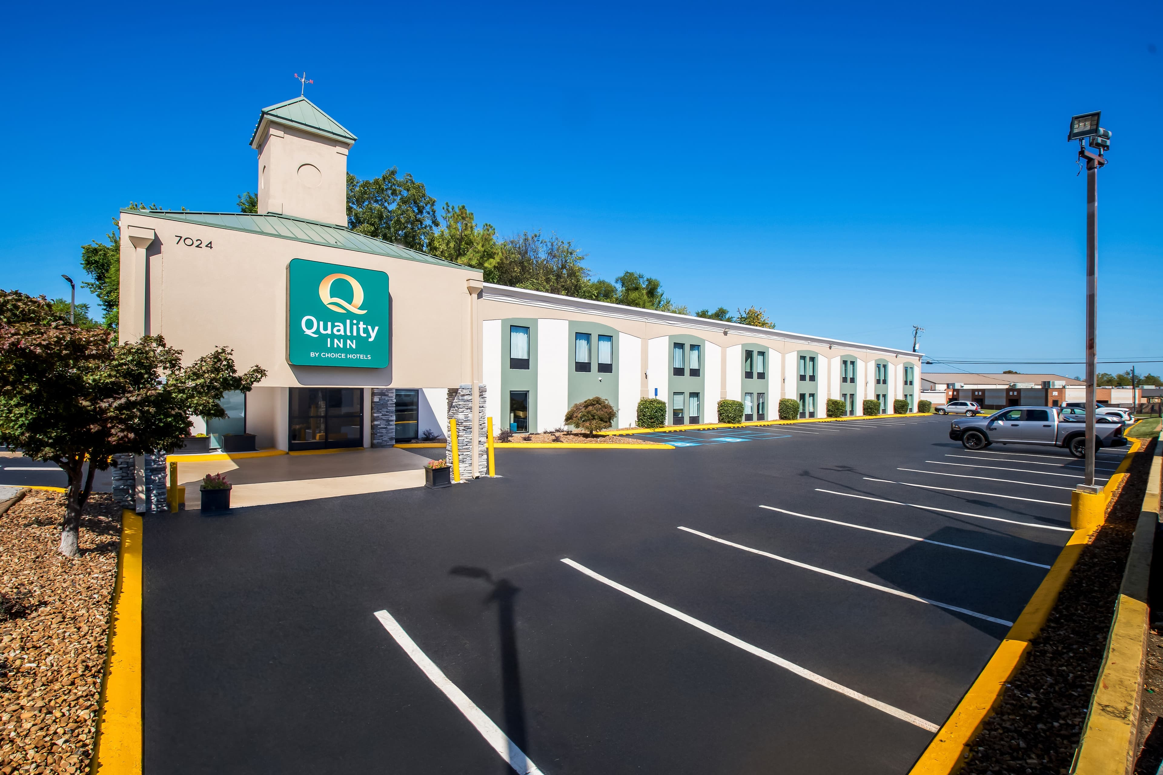 Quality Inn Chattanooga Hamilton Place - Image 1