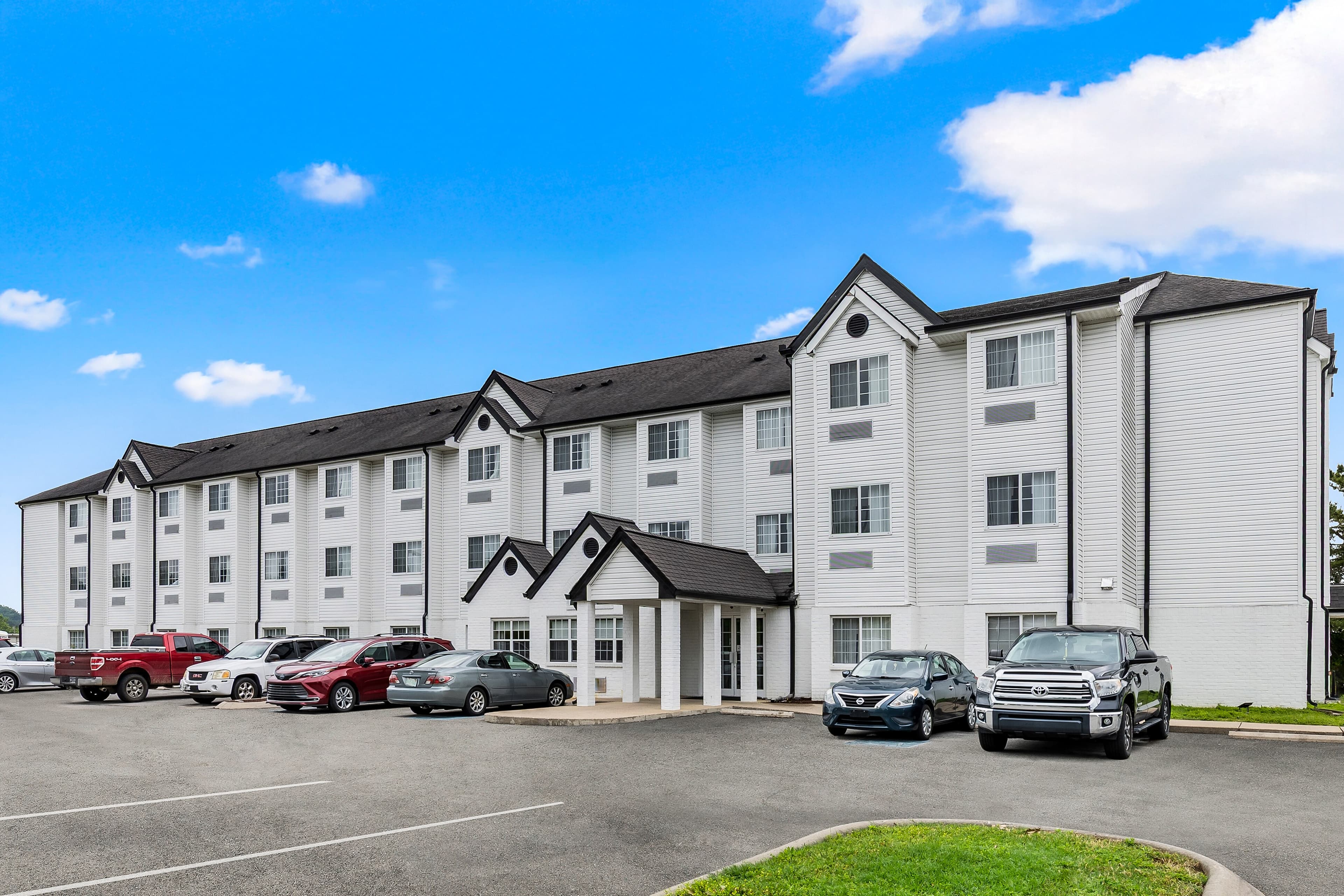 Quality Inn & Suites Nashville - Bellevue - Image 1