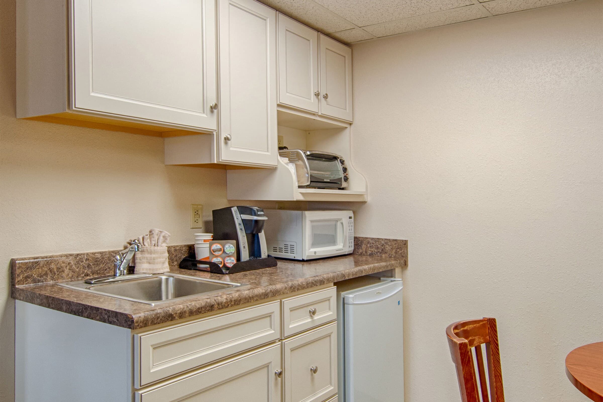 Park Tower Inn - Image 4