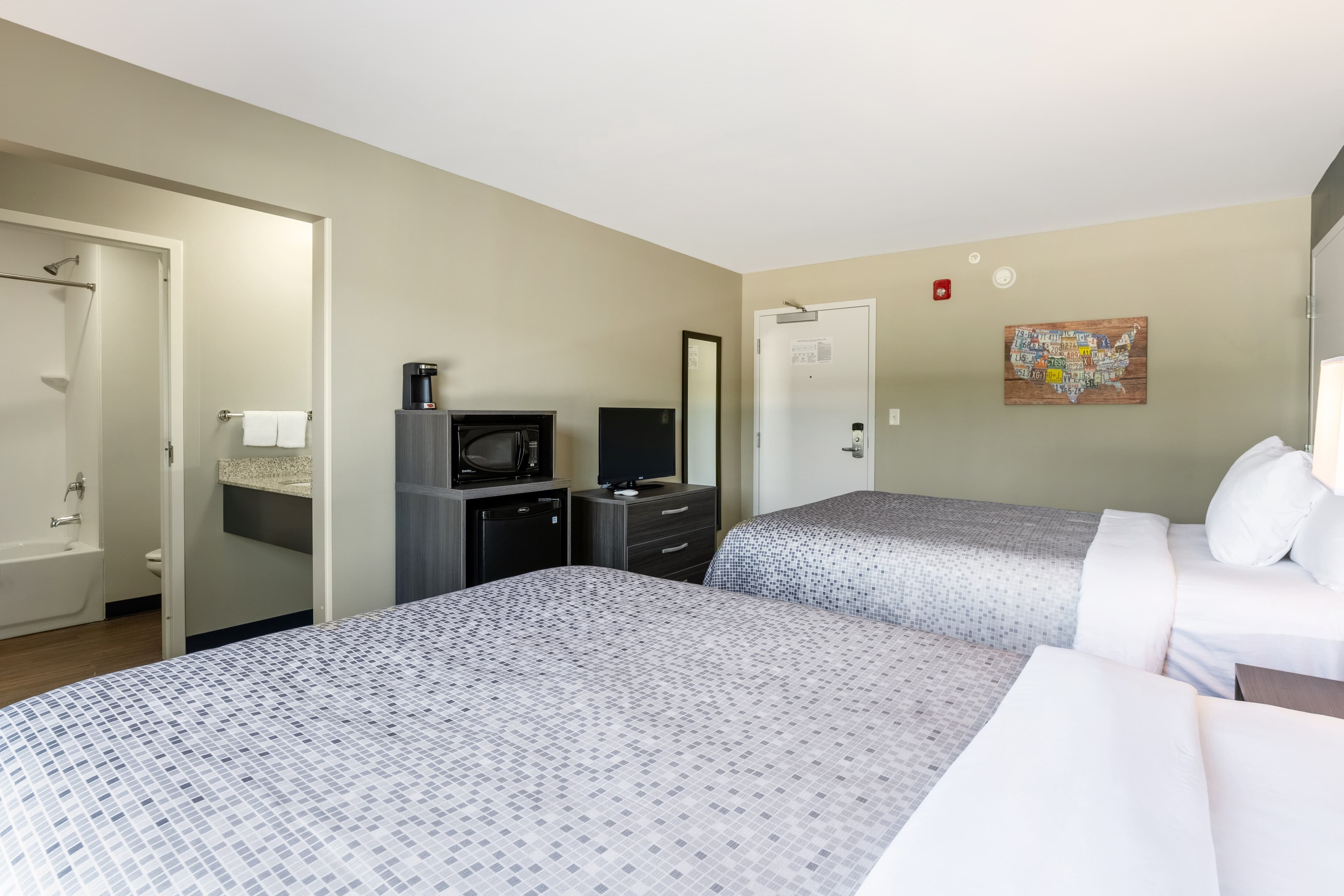 Econo Lodge Dayton North - Image 4