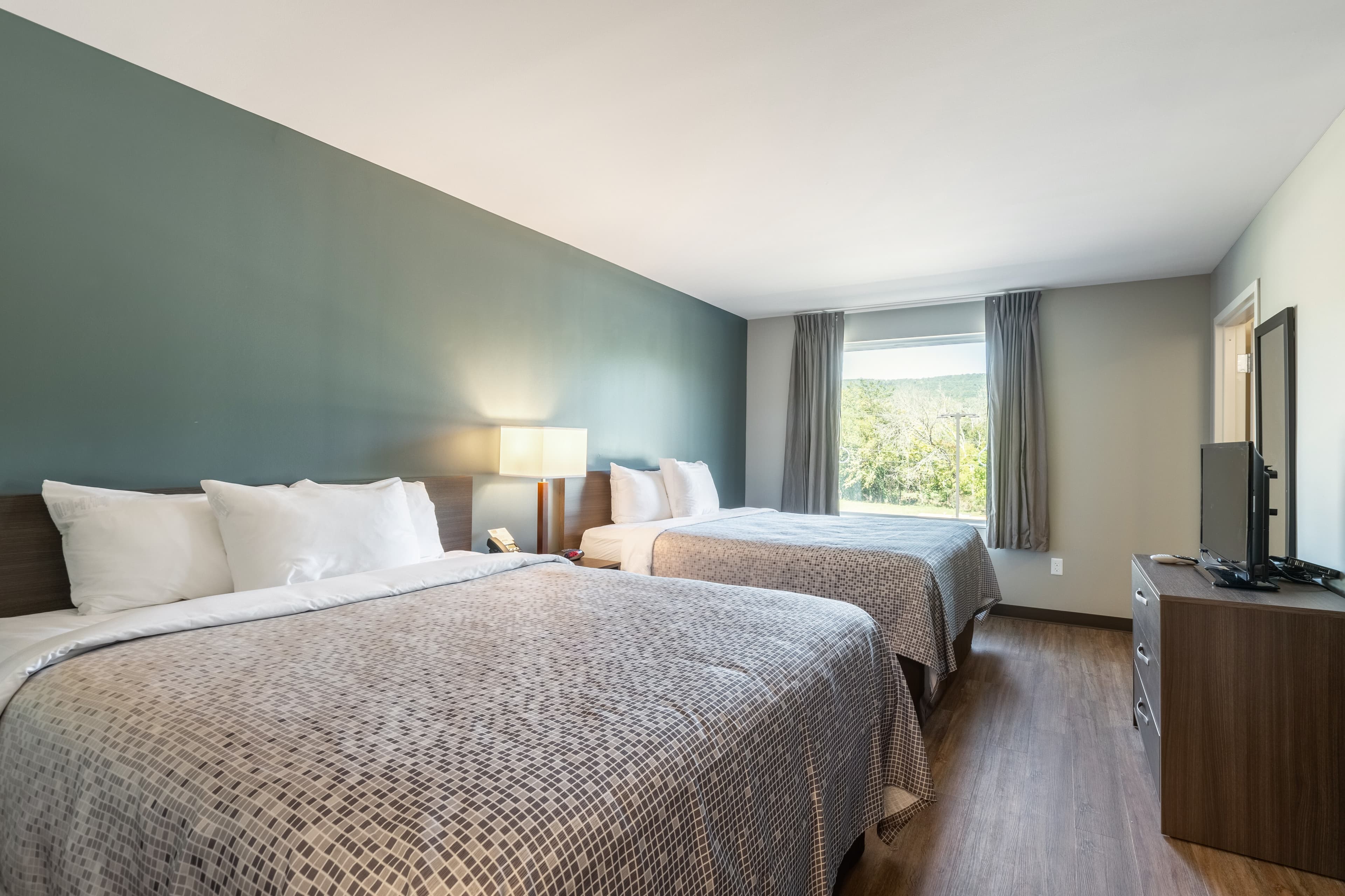 Econo Lodge Dayton North — 14