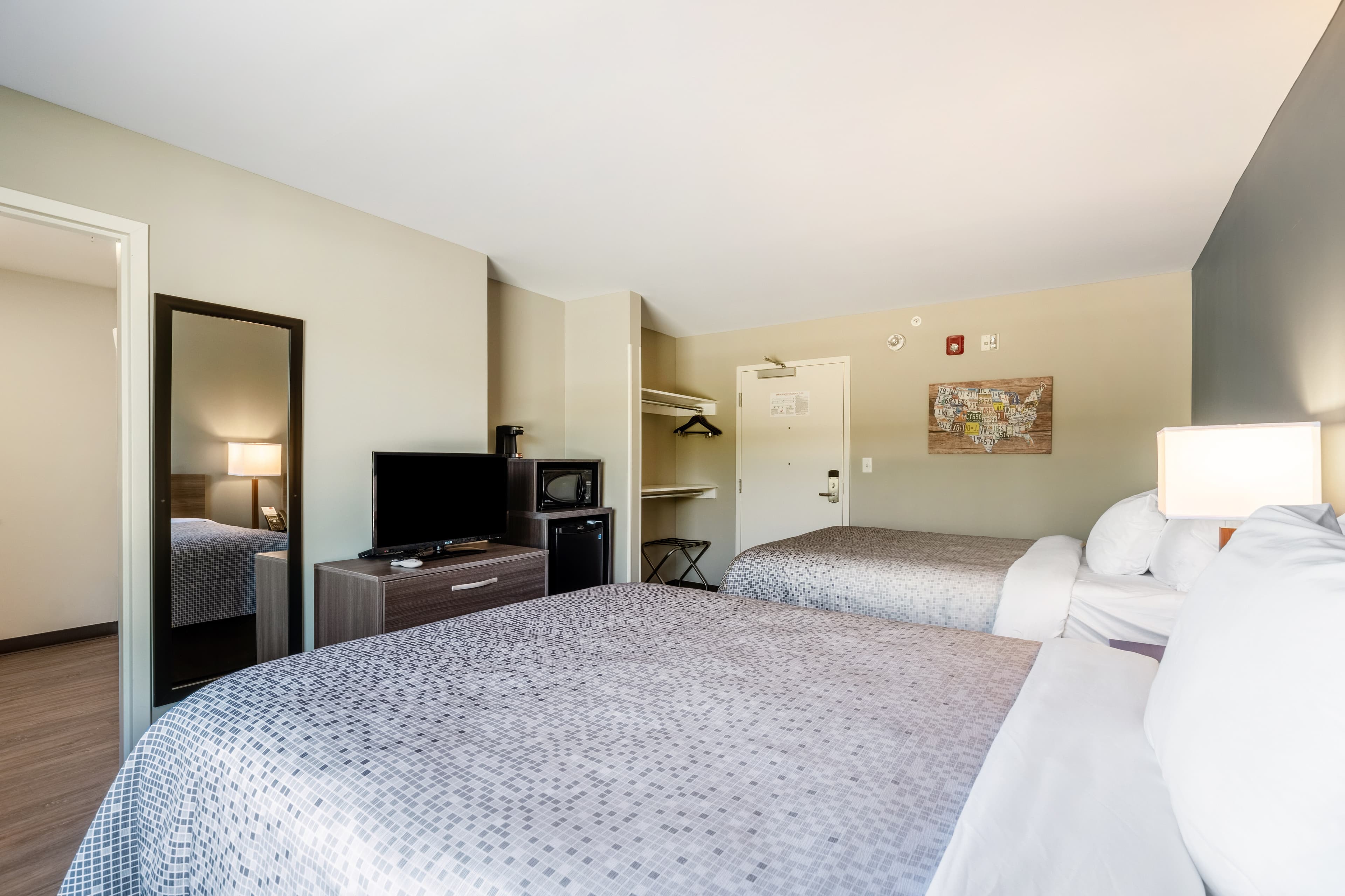 Econo Lodge Dayton North — 16