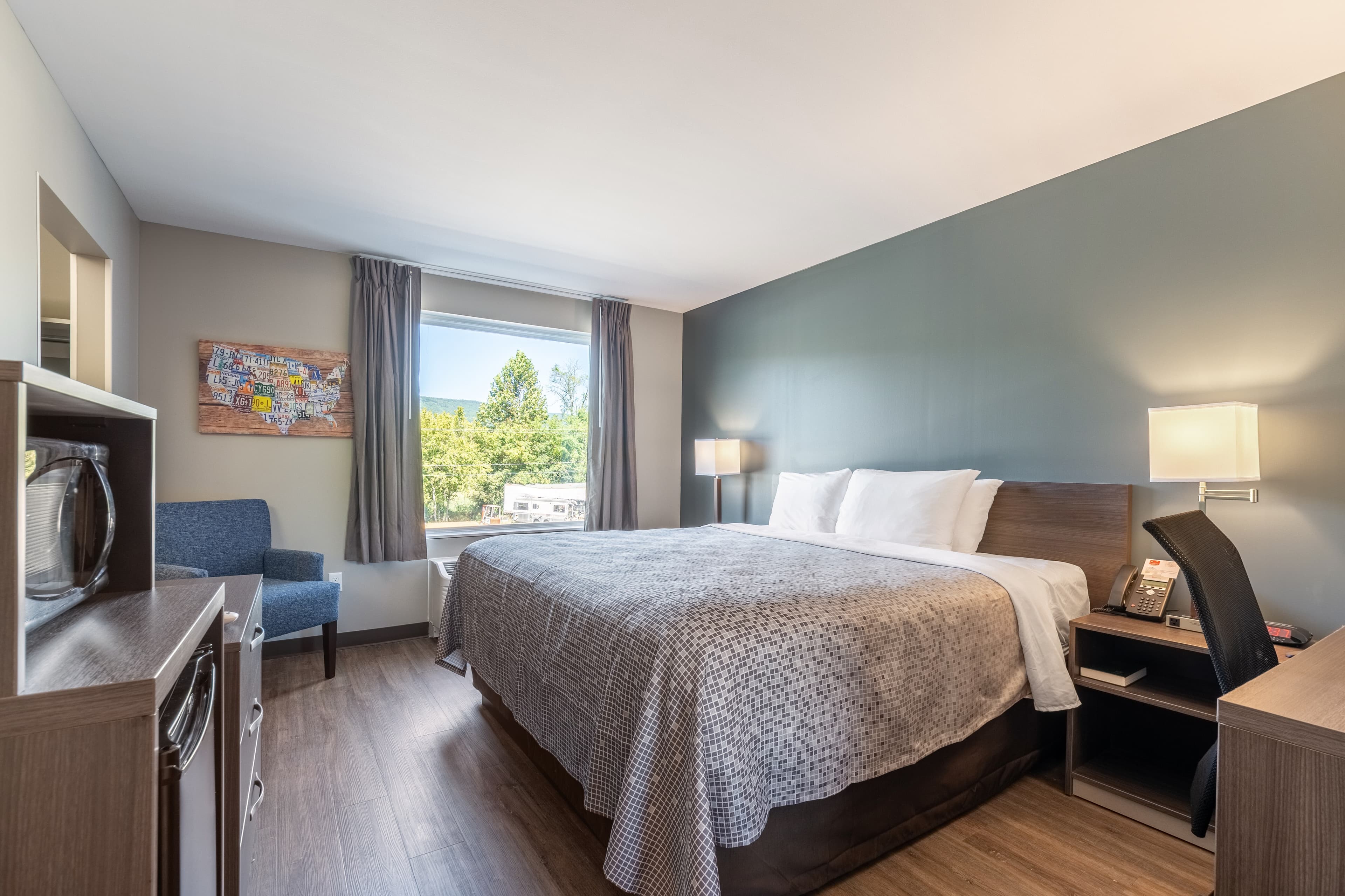 Econo Lodge Dayton North — 17