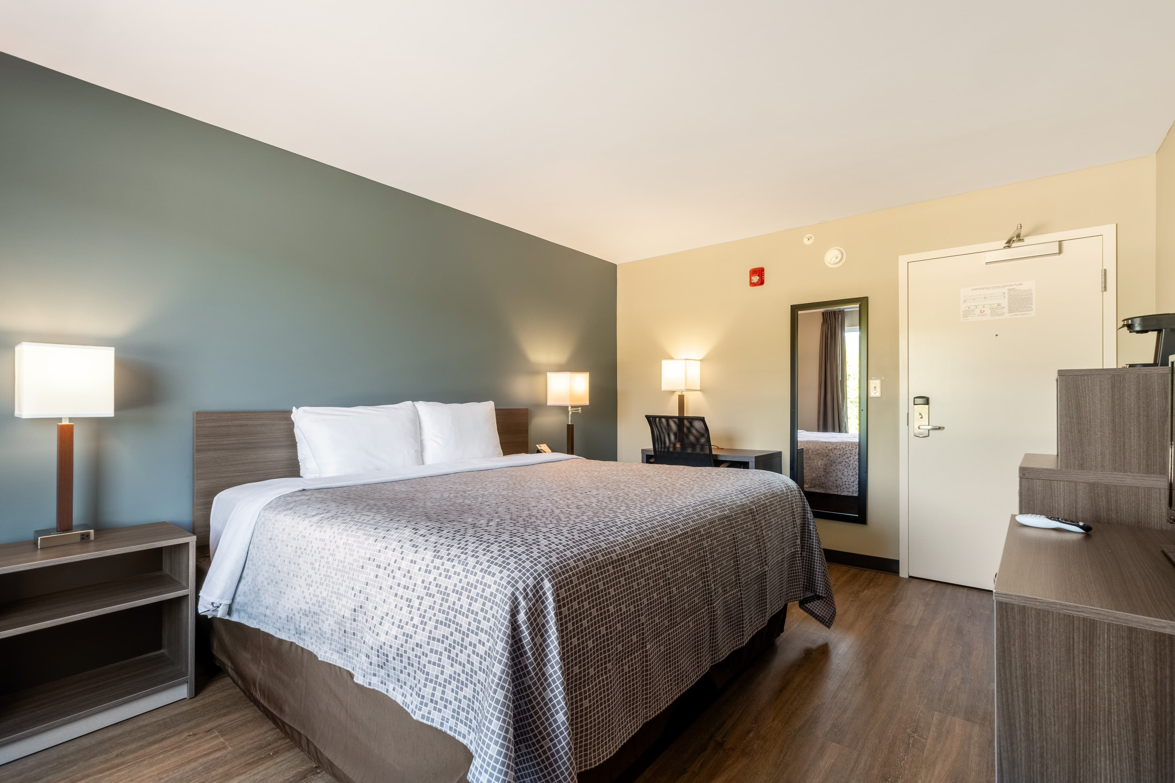 Econo Lodge Dayton North — 18