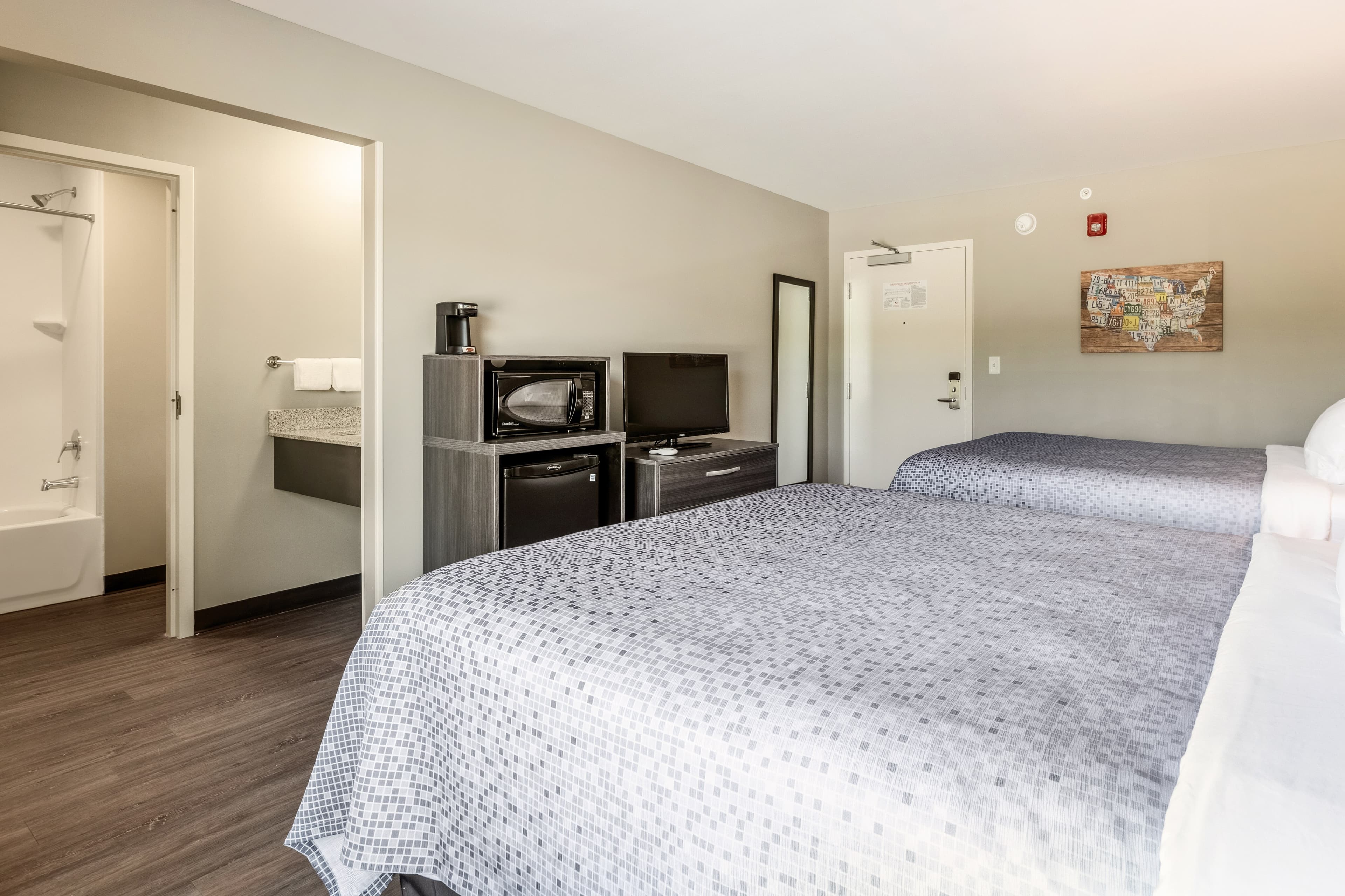 Econo Lodge Dayton North — 24